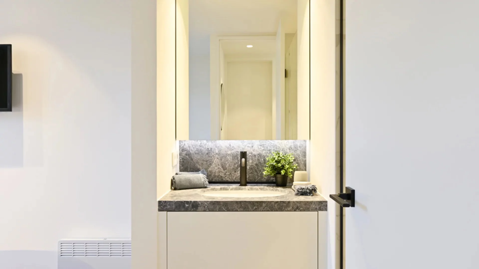 Penthouse-appartement vlakbij de zeedijk met zonneterrassen