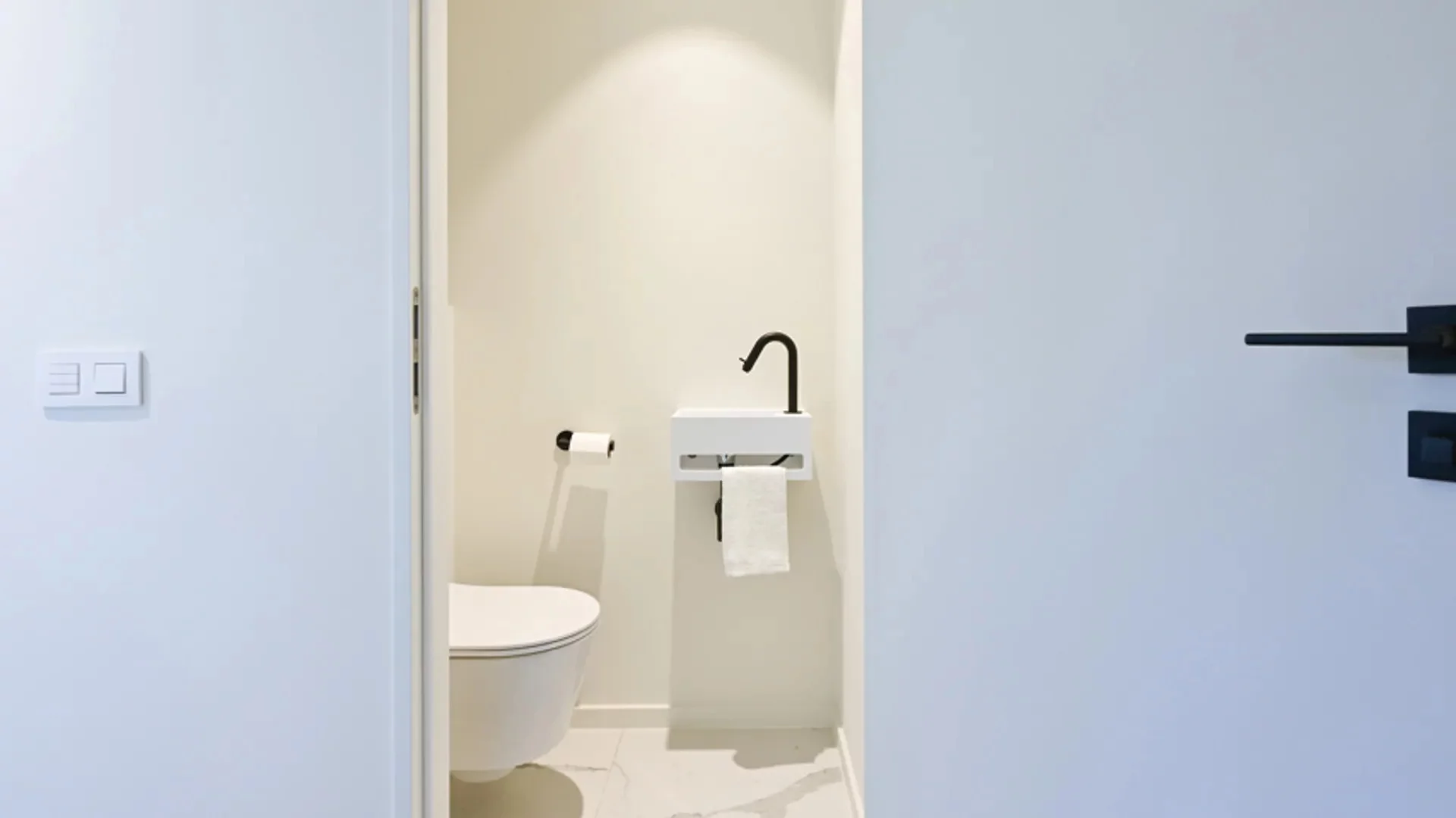 Penthouse-appartement vlakbij de zeedijk met zonneterrassen
