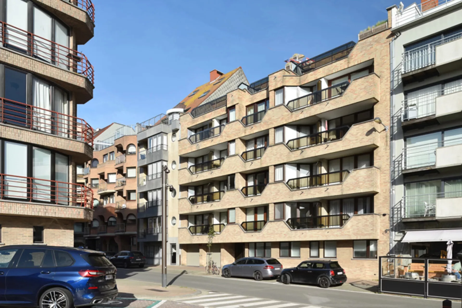 Penthouse-appartement vlakbij de zeedijk met zonneterrassen