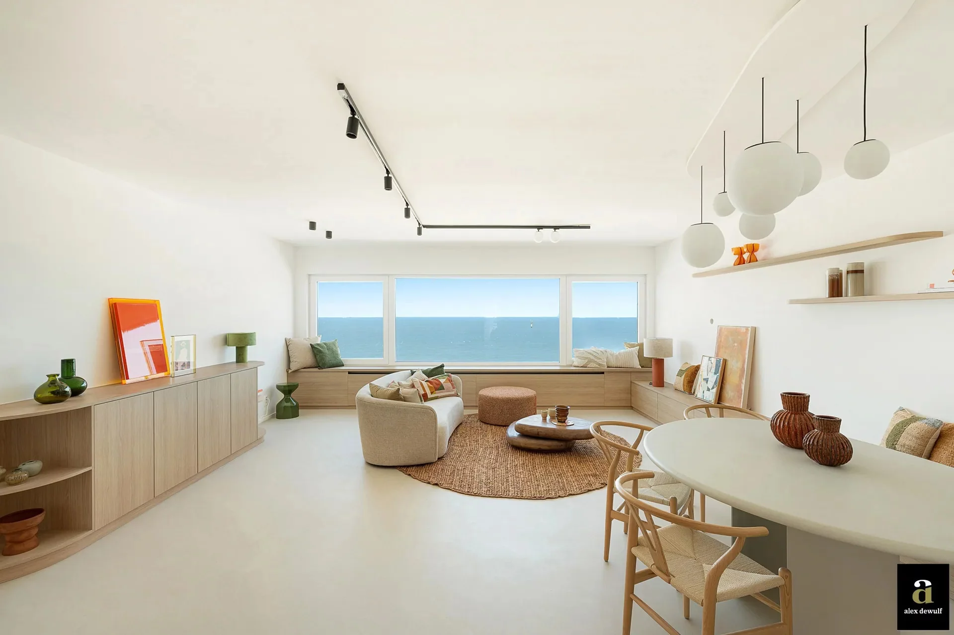 Prachtig gerenoveerd appartement met frontaal zeezicht, tussen het Lichttorenplein en het Albertple