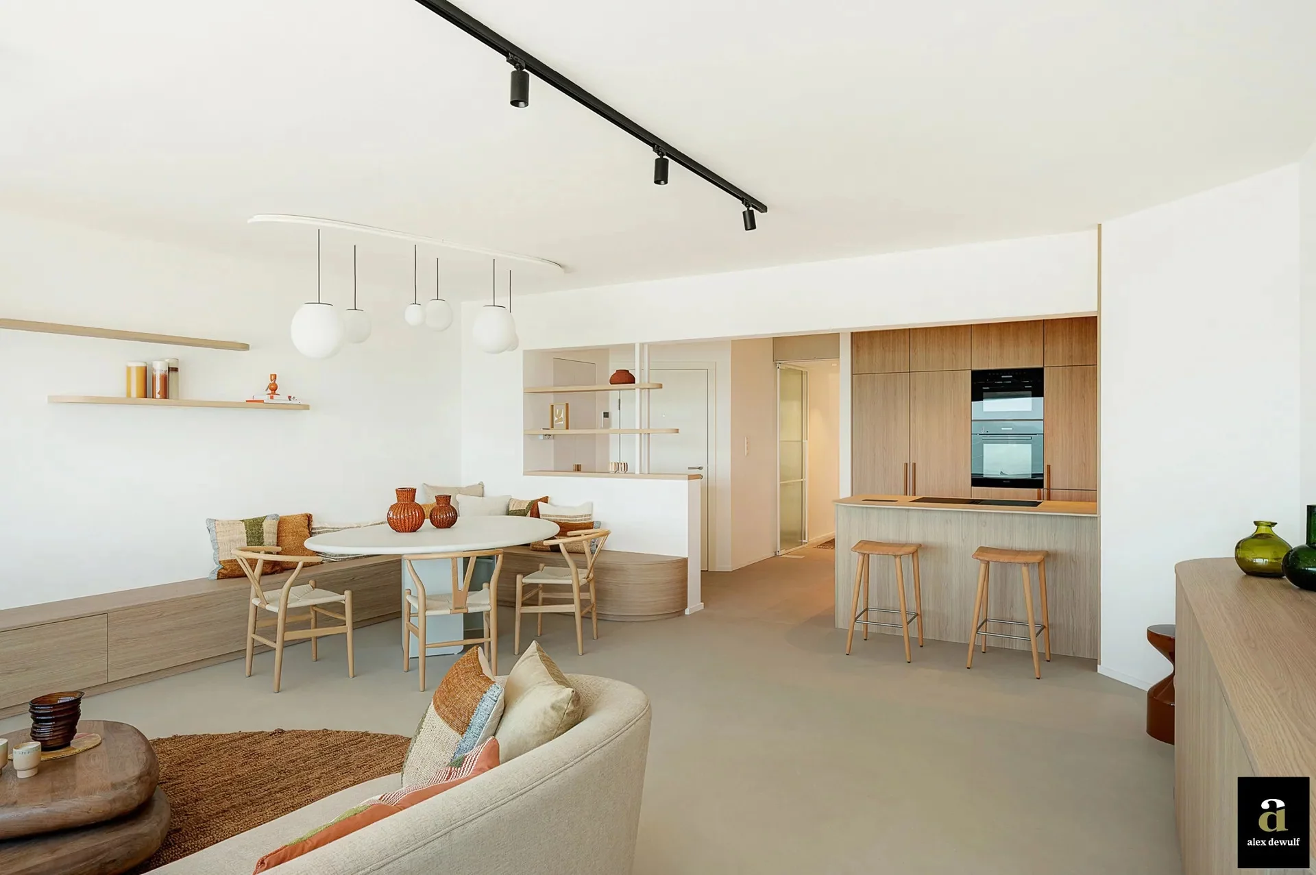 Prachtig gerenoveerd appartement met frontaal zeezicht, tussen het Lichttorenplein en het Albertple