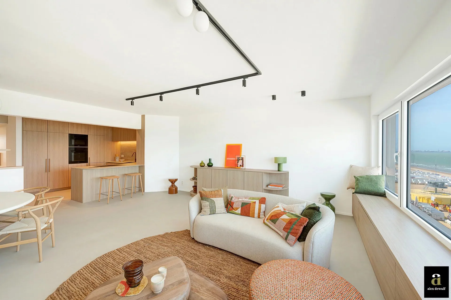 Prachtig gerenoveerd appartement met frontaal zeezicht, tussen het Lichttorenplein en het Albertple