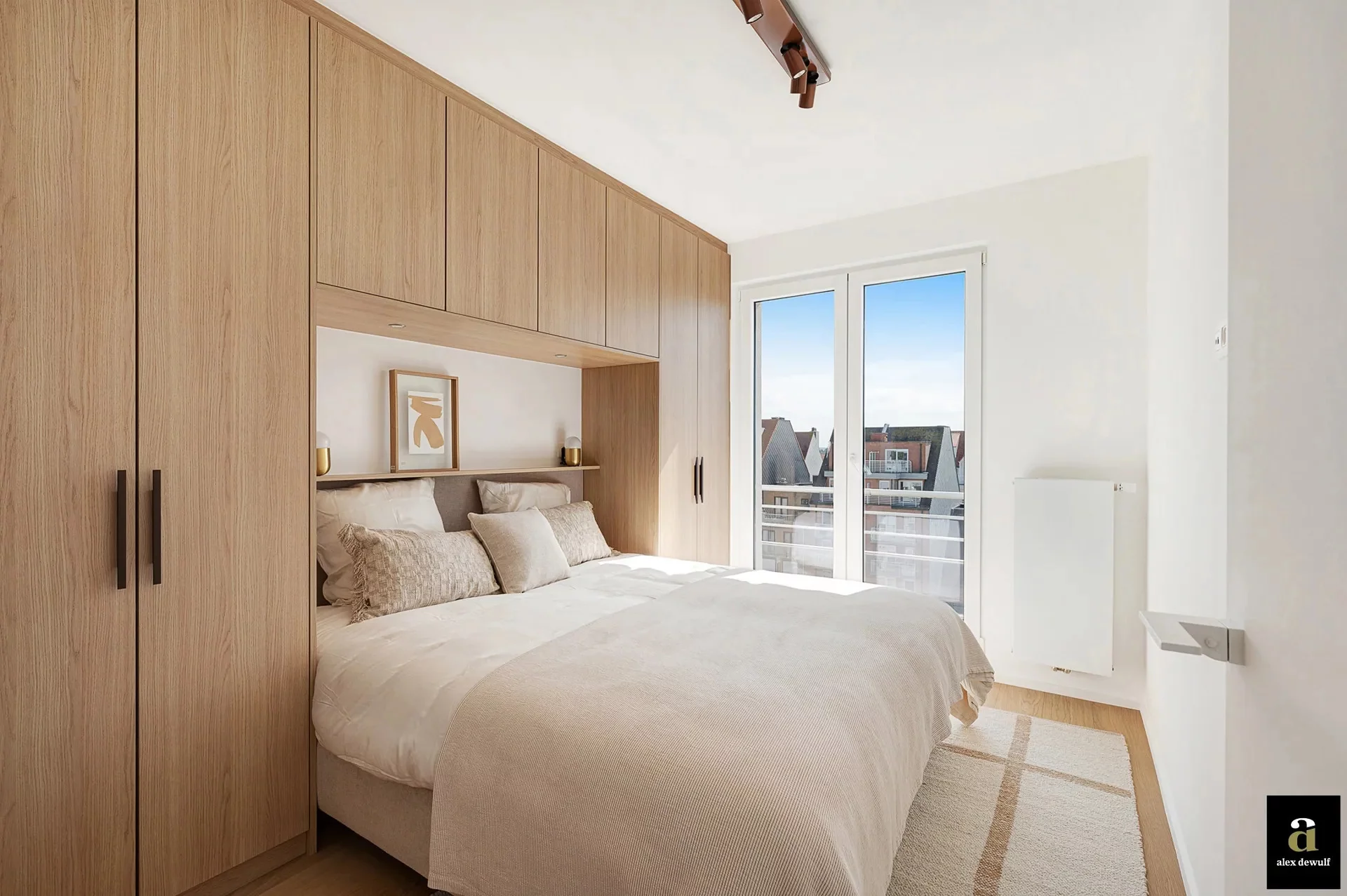 Prachtig gerenoveerd appartement met frontaal zeezicht, tussen het Lichttorenplein en het Albertple