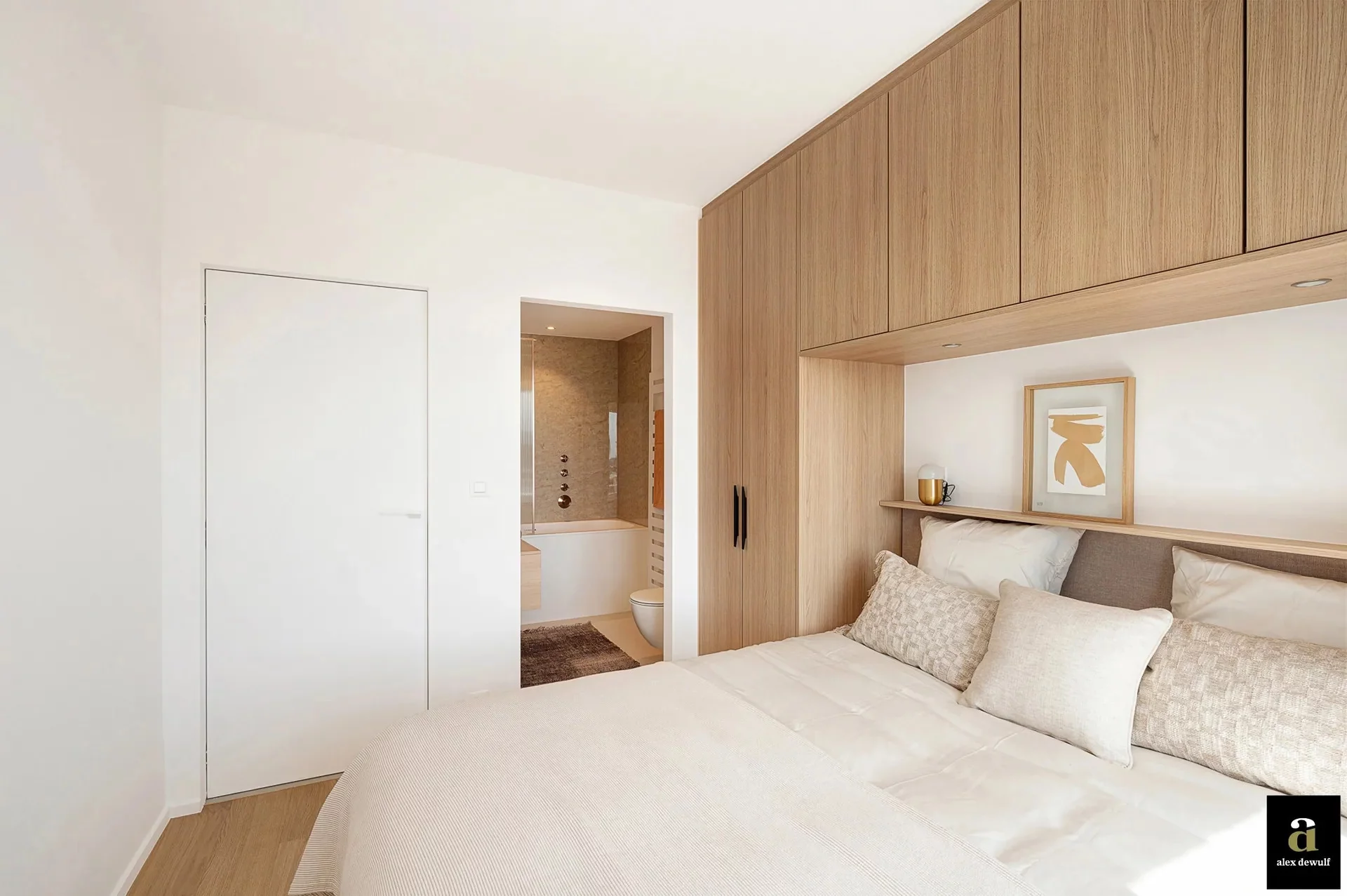 Prachtig gerenoveerd appartement met frontaal zeezicht, tussen het Lichttorenplein en het Albertple