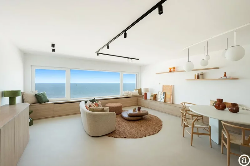 Renovated apartment with exceptional sea view