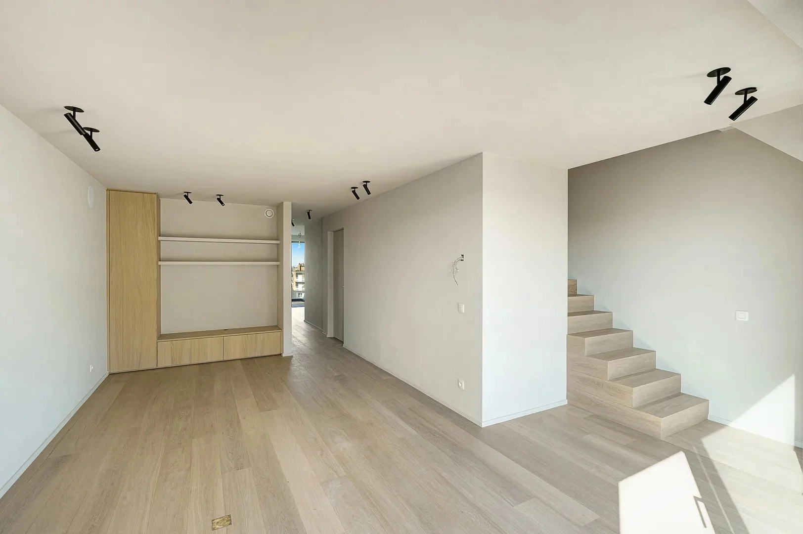 Nieuwbouw duplexappartement met prachtig zijdelings zeezicht
