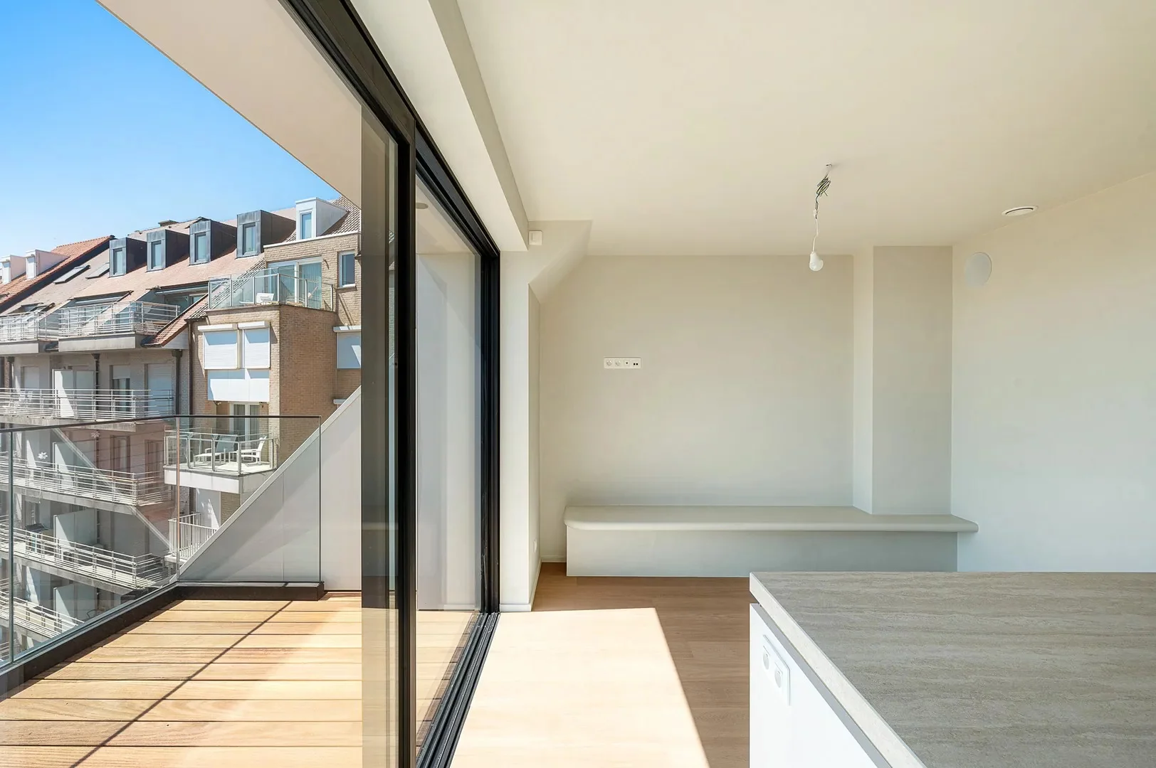 Nieuwbouw duplexappartement met prachtig zijdelings zeezicht