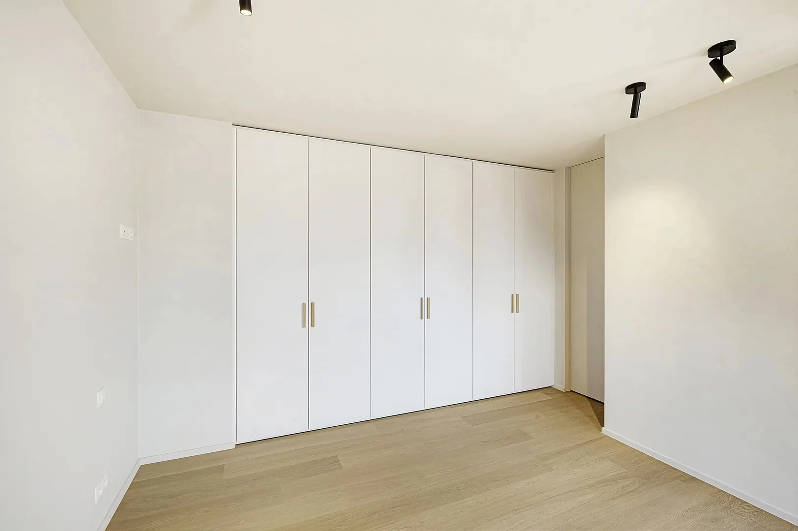 Nieuwbouw duplexappartement met prachtig zijdelings zeezicht