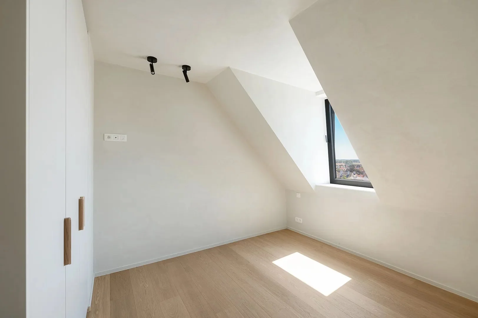 Nieuwbouw duplexappartement met prachtig zijdelings zeezicht