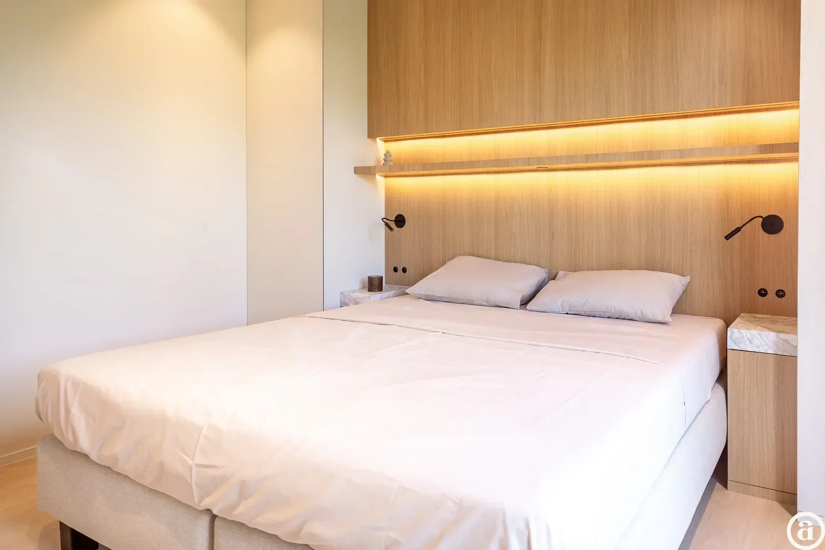 Renovated villa with 5 bedrooms located in a quiet residential area
