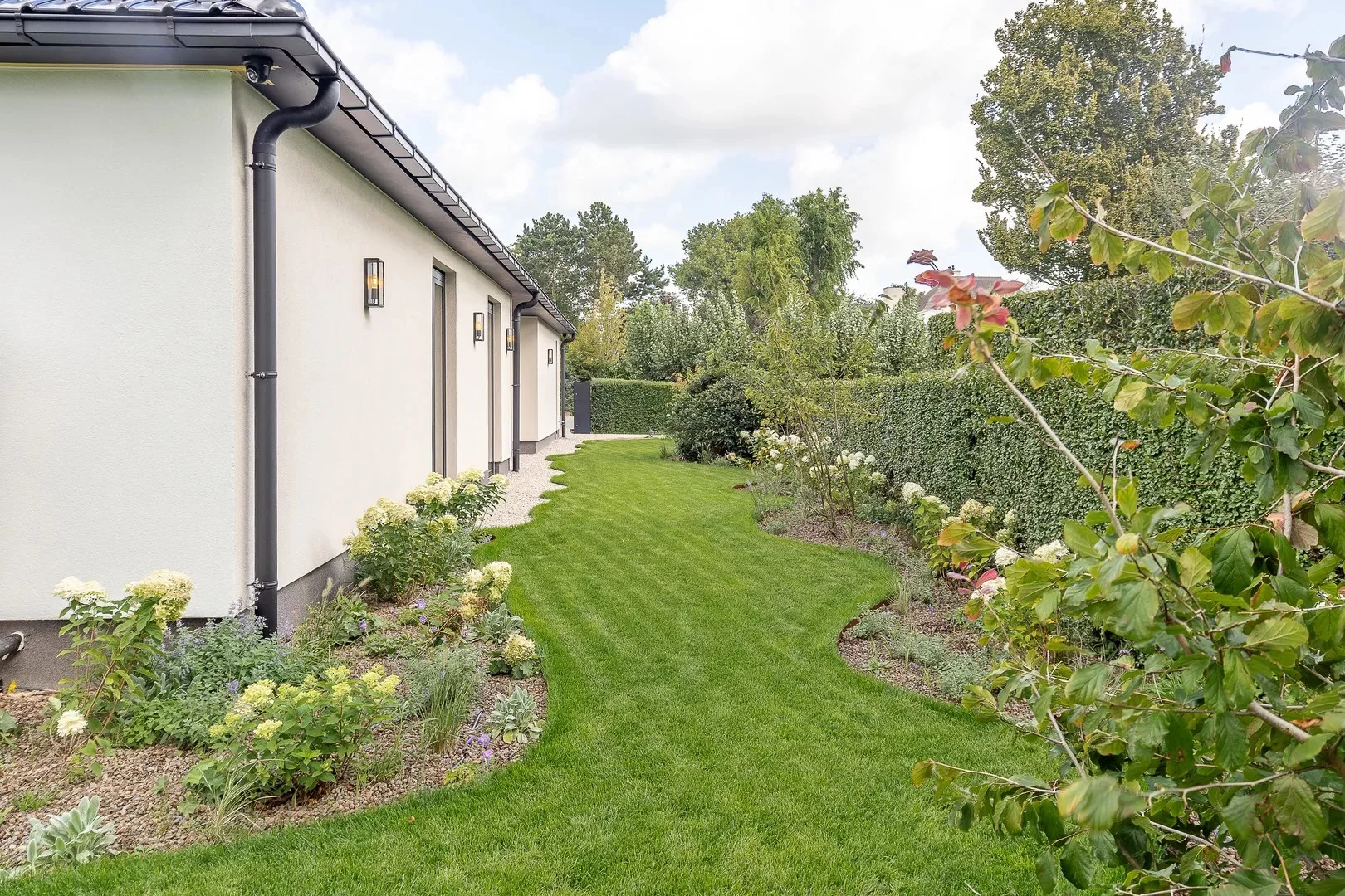 Gerenoveerde villa met 5 slaapkamers gelegen in een rustige residentiële omgeving