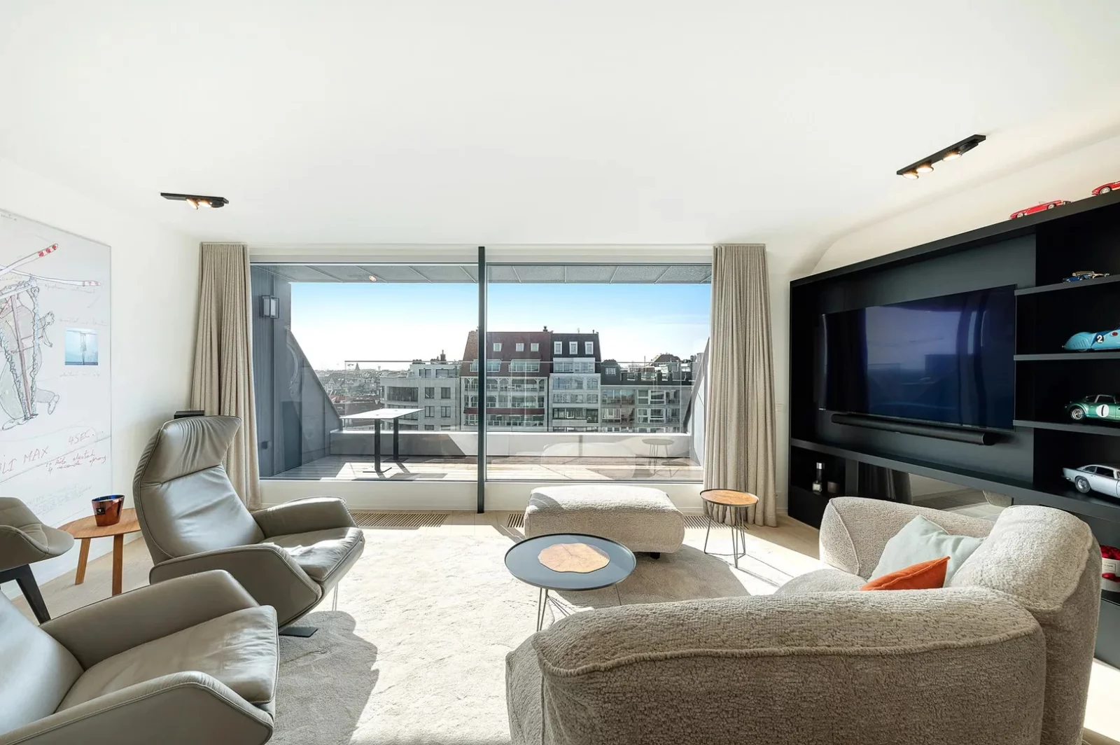 Mooie duplex-appartement met prachtige uitzichten te Zoute.