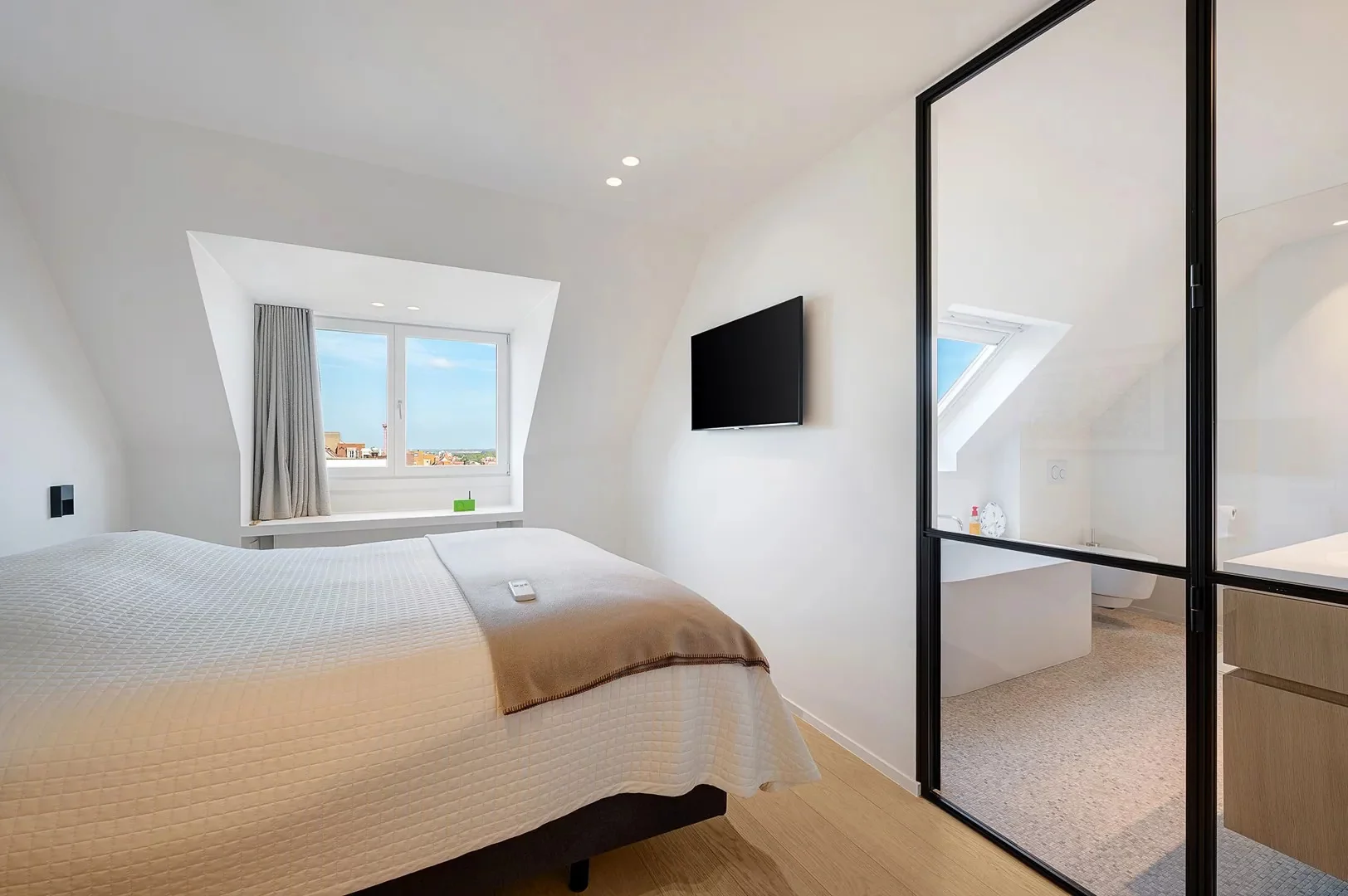 Mooie duplex-appartement met prachtige uitzichten te Zoute.