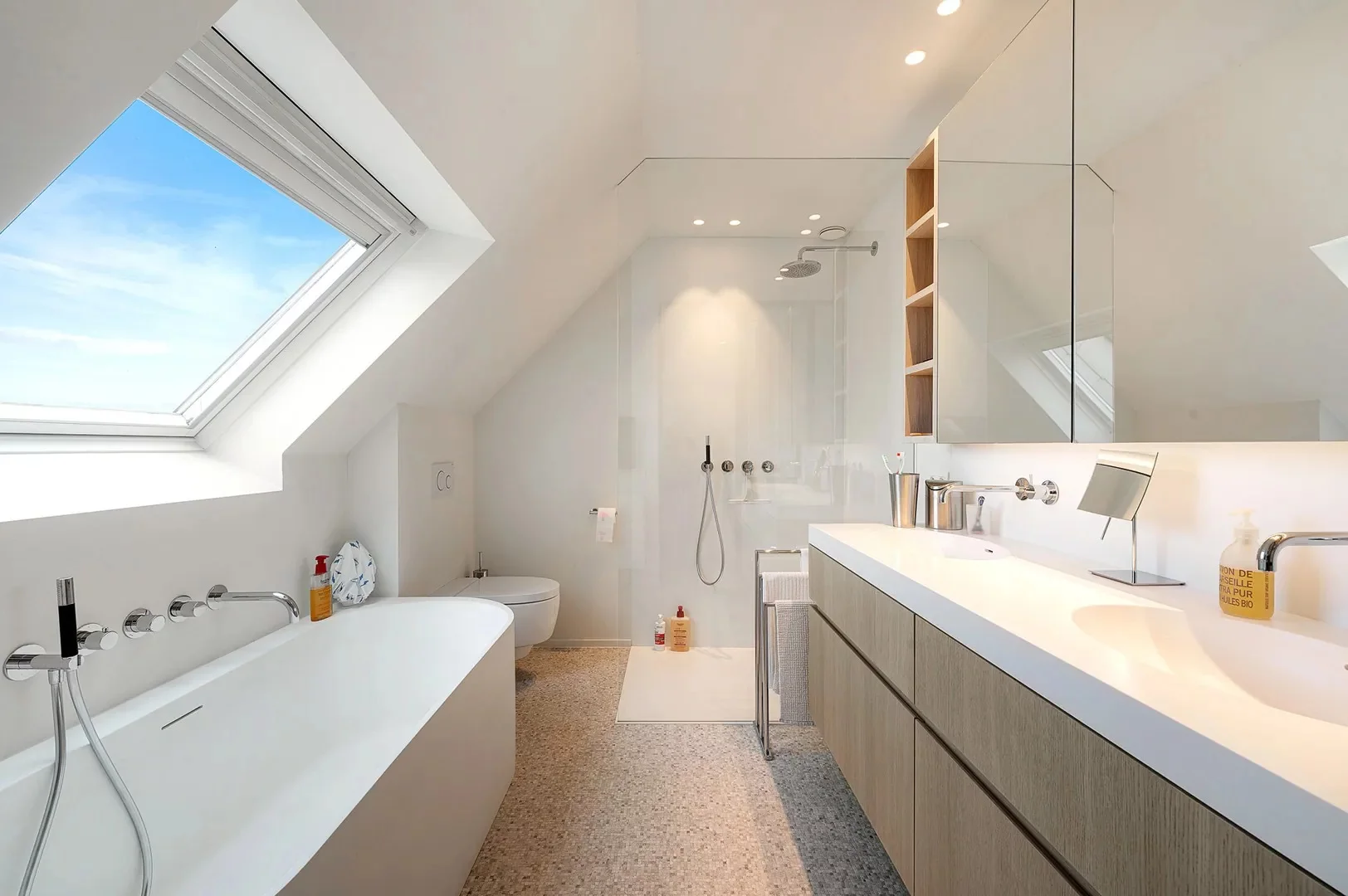 Mooie duplex-appartement met prachtige uitzichten te Zoute.