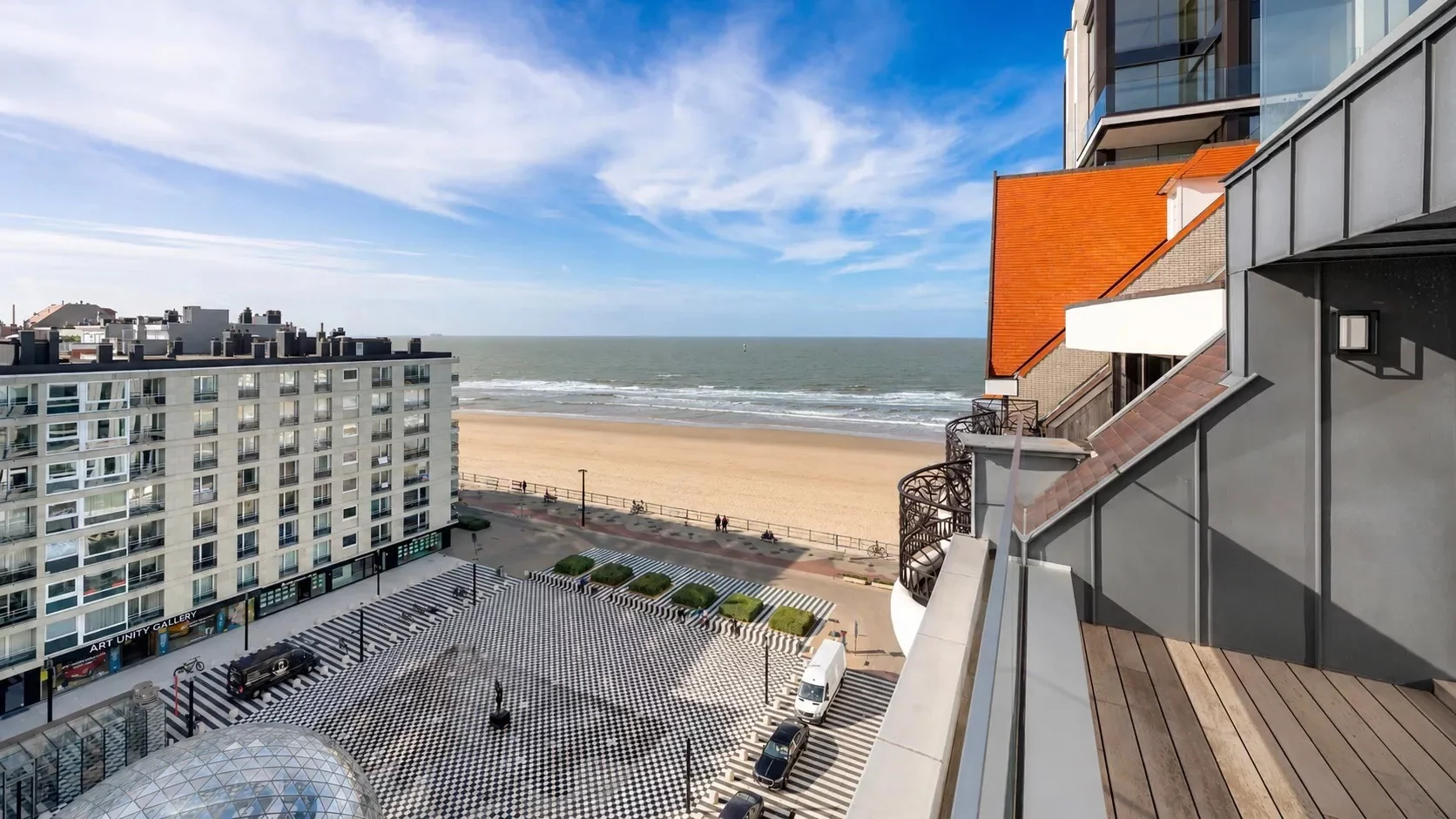 Mooie duplex-appartement met prachtige uitzichten te Zoute.
