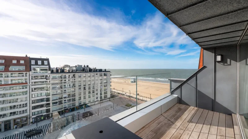 Mooie duplex-appartement met prachtige uitzichten te Zoute.