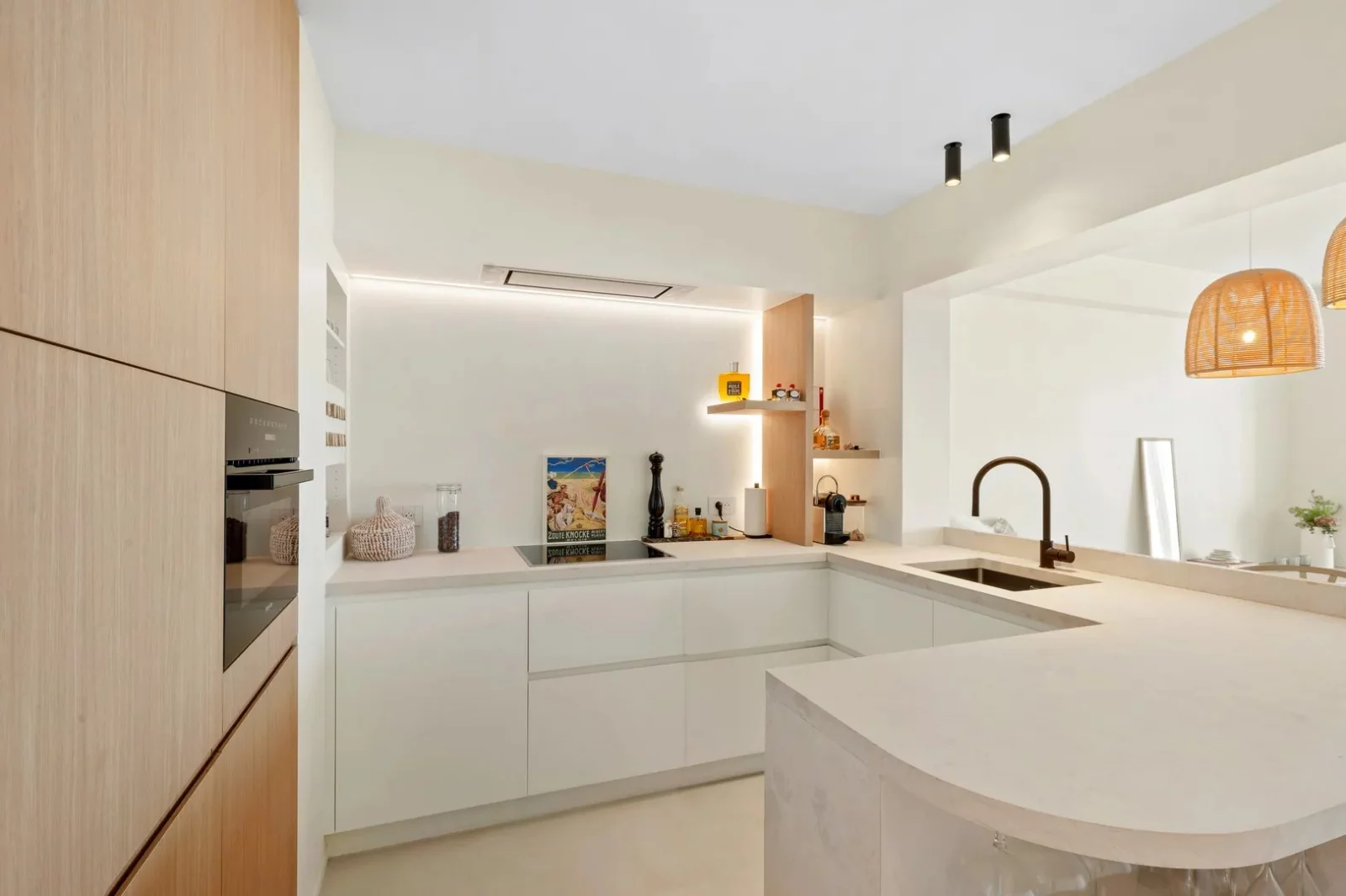 Instapklaar appartement op een topligging Zeedijk-Zoute