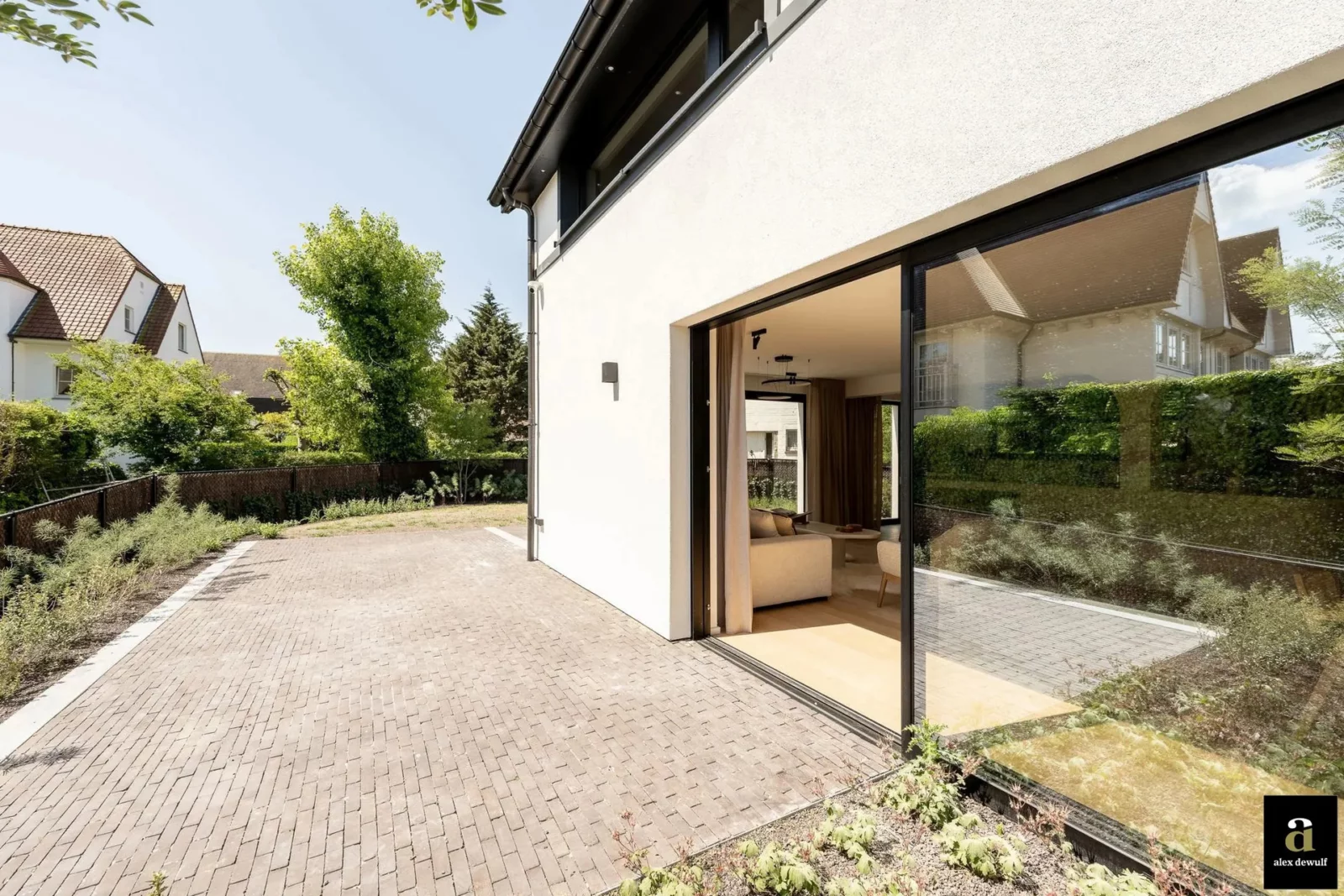 Ruime, gerenoveerde villa in het Tennispad te Zoute (5 slpk)