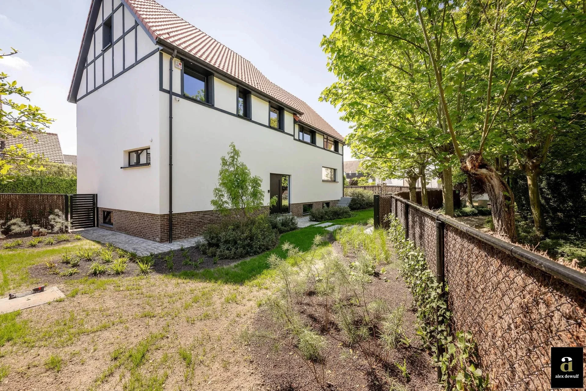 Ruime, gerenoveerde villa in het Tennispad te Zoute (5 slpk)