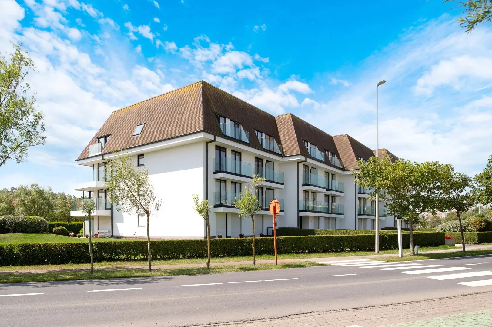 Gerenoveerd appartement in een villa residentie in het Zoute