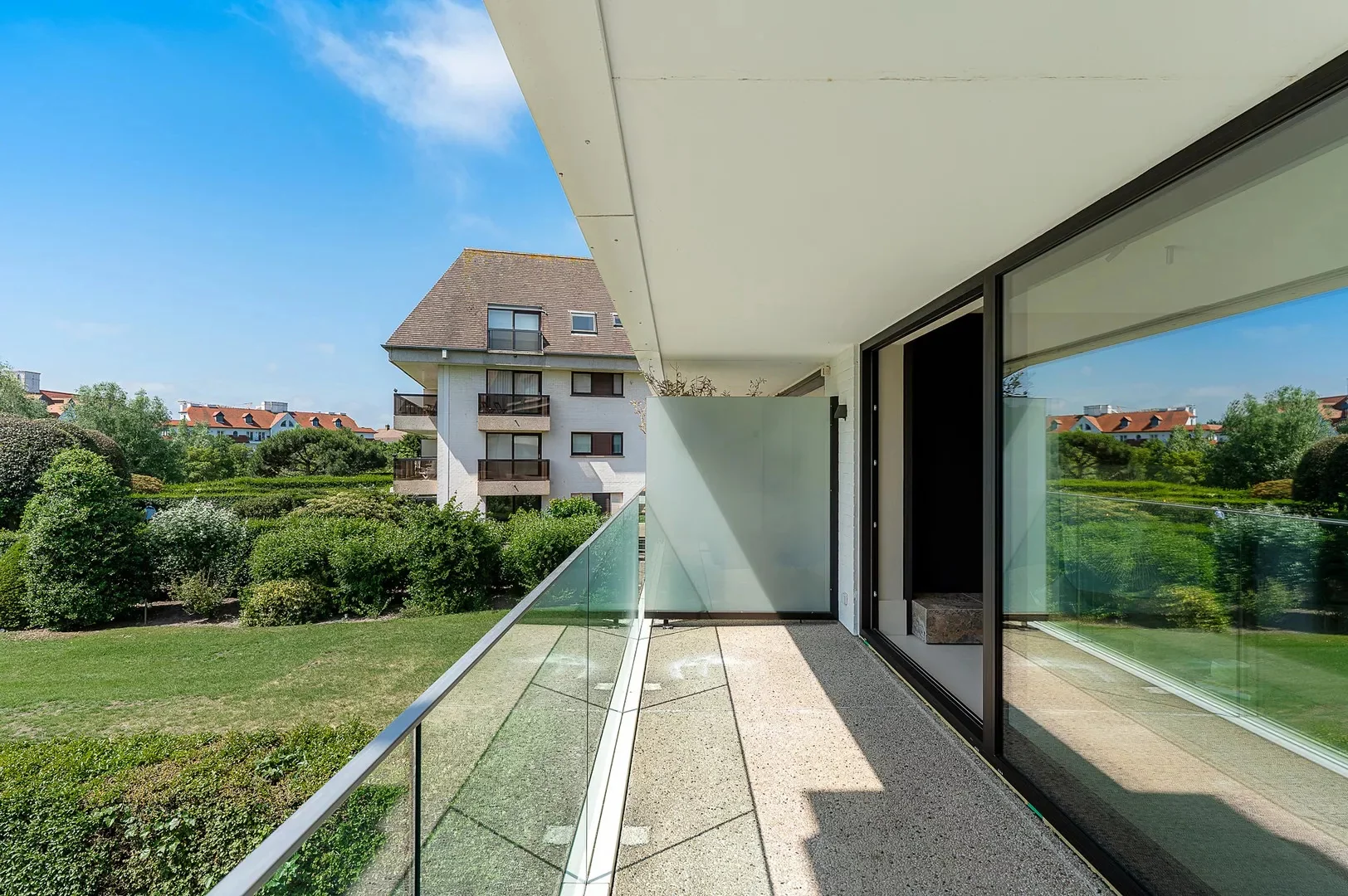 Gerenoveerd appartement in een villa residentie in het Zoute