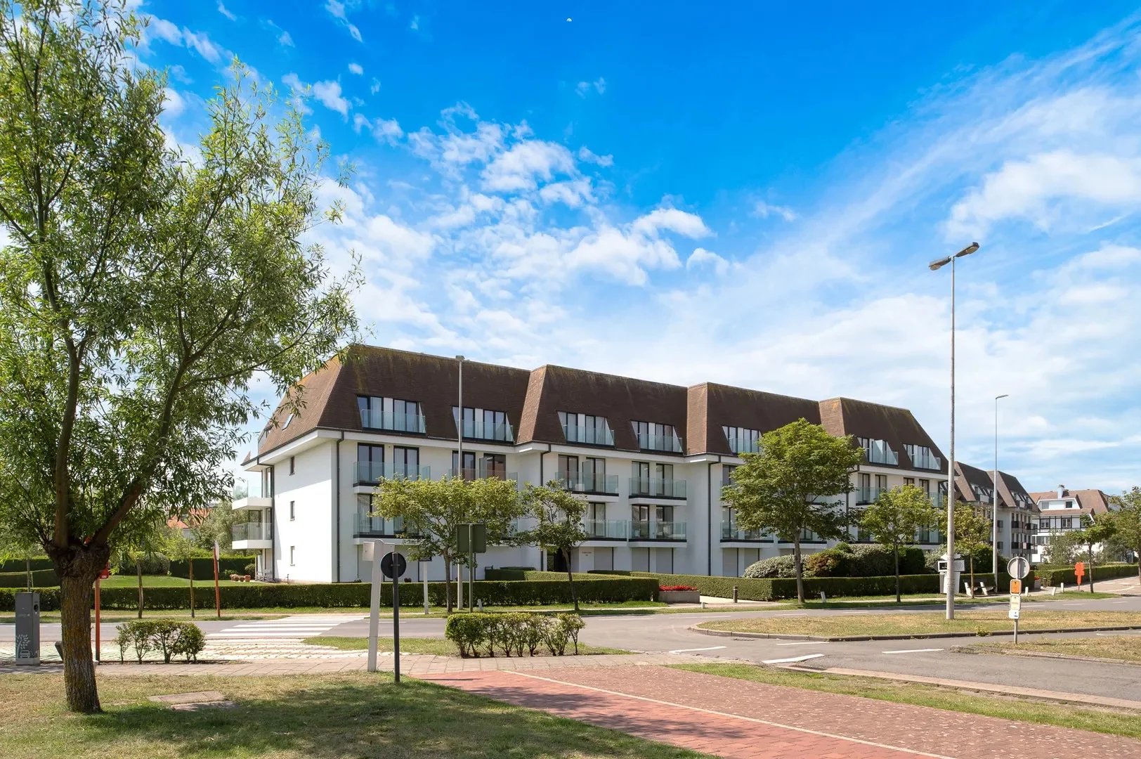 Gerenoveerd appartement in een villa residentie in het Zoute