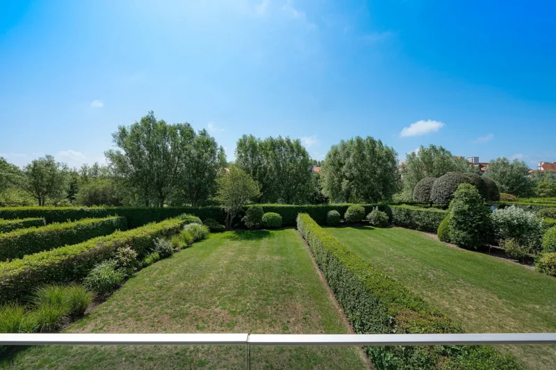 Gerenoveerd appartement in een villa residentie in het Zoute