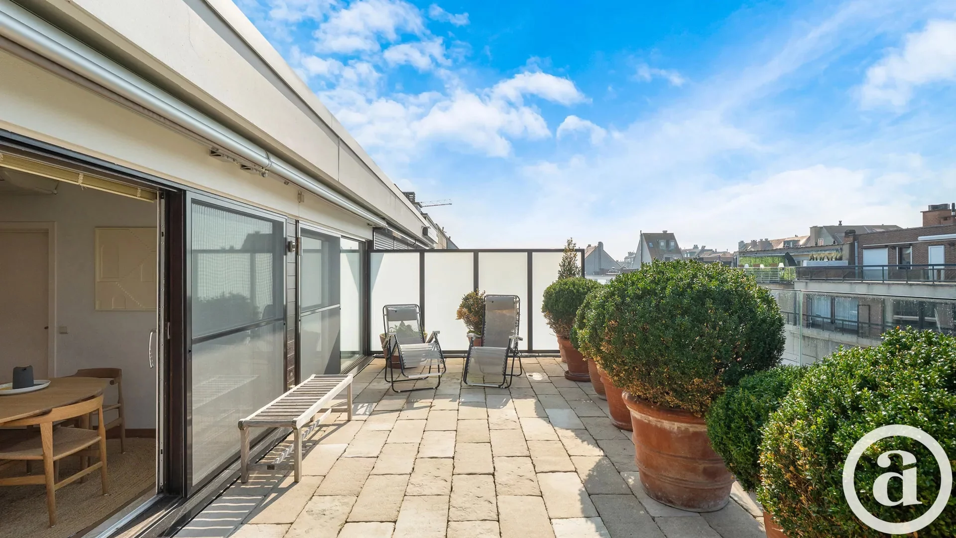 Penthouse appartement met grote zonneterrassen nabij strand