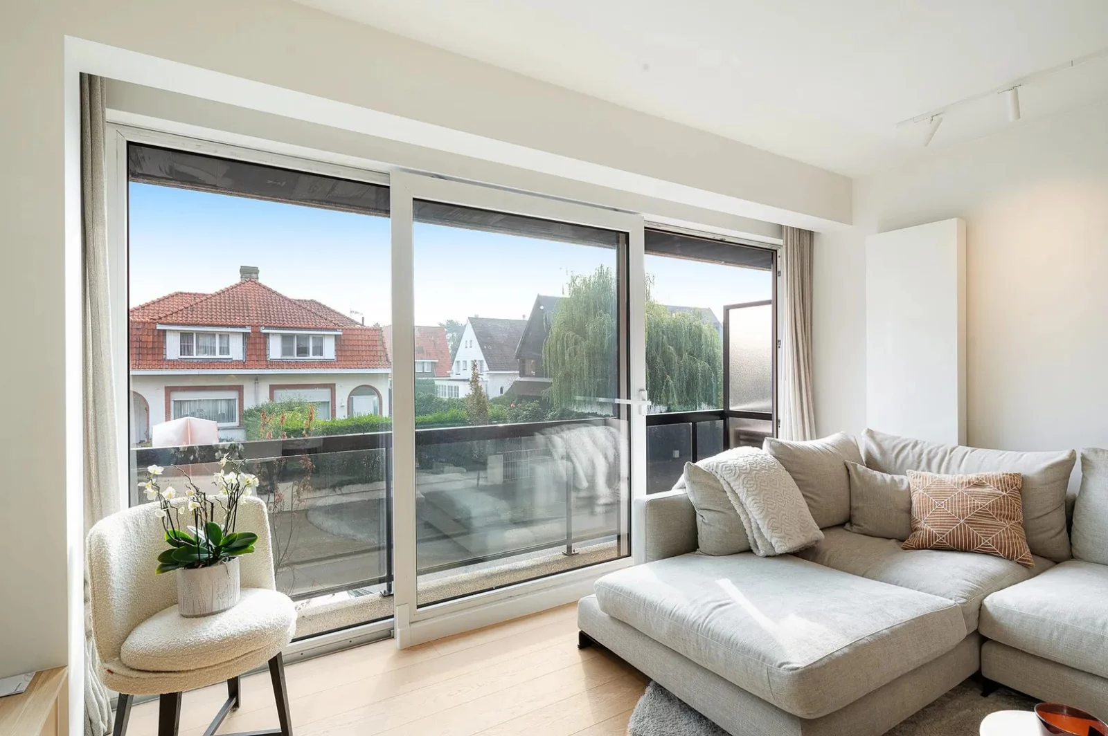 Mooi vernieuwd appartement met open uitzicht & 3 slaapkamers