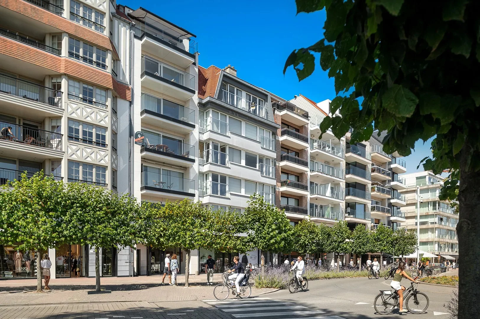 Uitzonderlijk penthouse aan de Kustlaan met open uitzicht