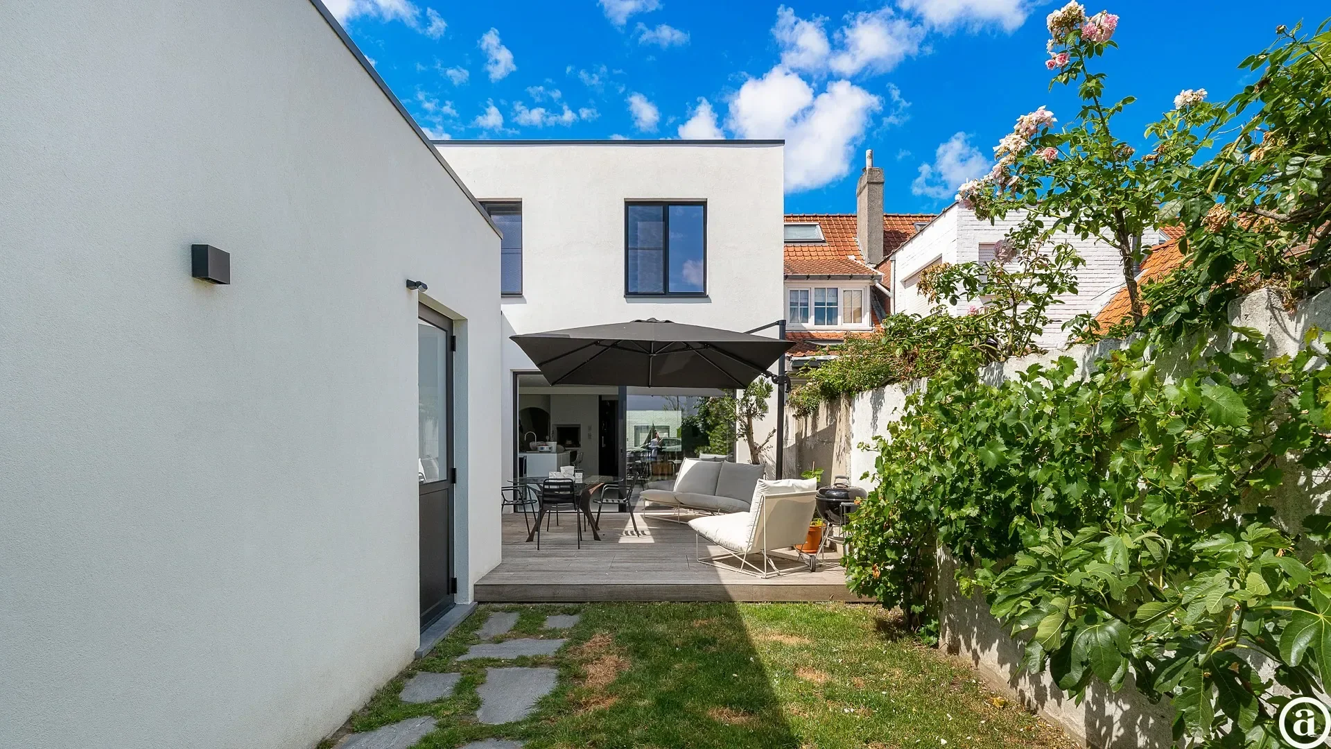 Renovated home in Old Knokke, shops & Groentenmarkt close by