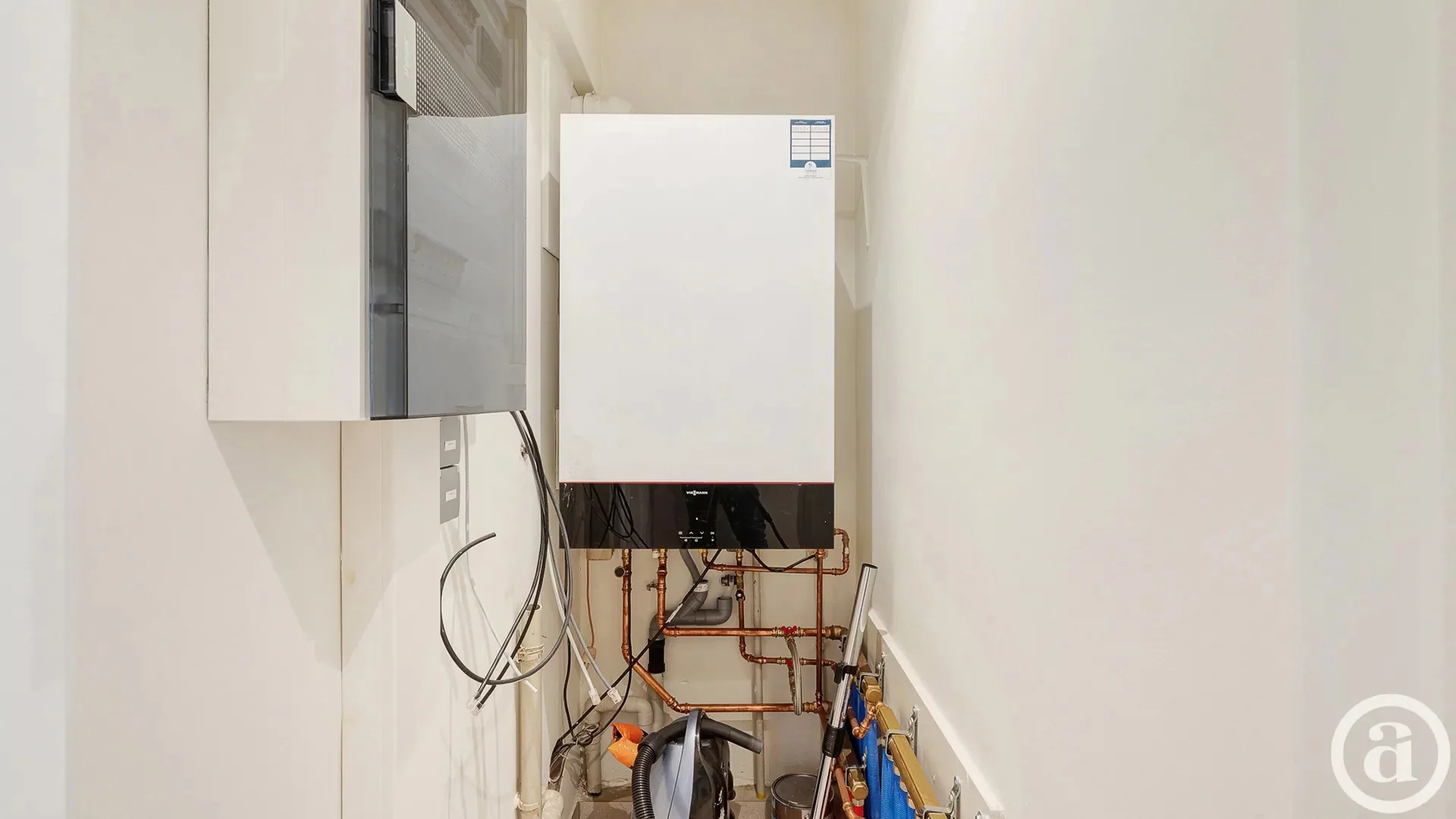 Lichtrijk hoekappartement met zijdelings zeezicht, centrum