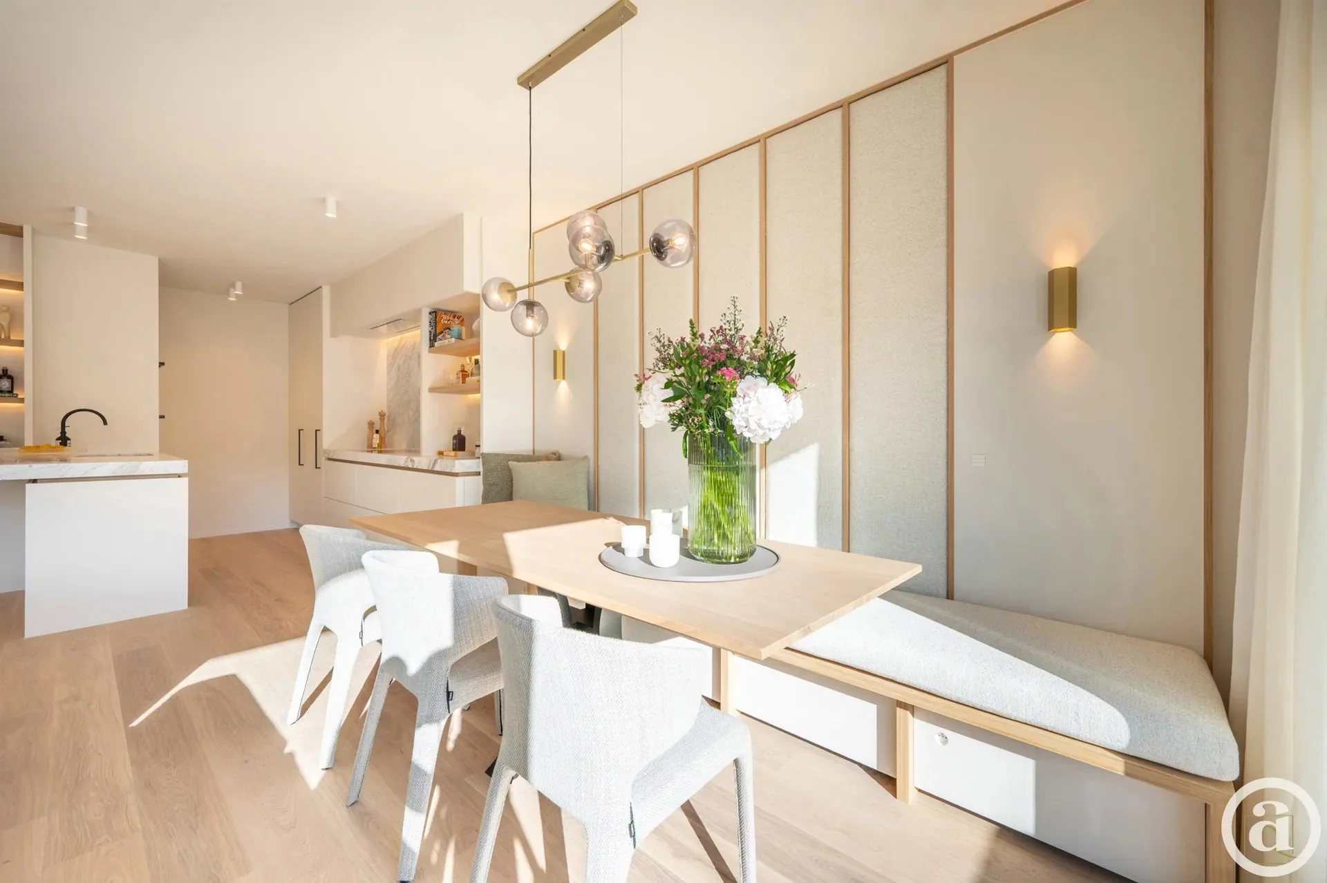 Luxueus gerenoveerd appartement vlakbij de winkels, het strand en de zee.