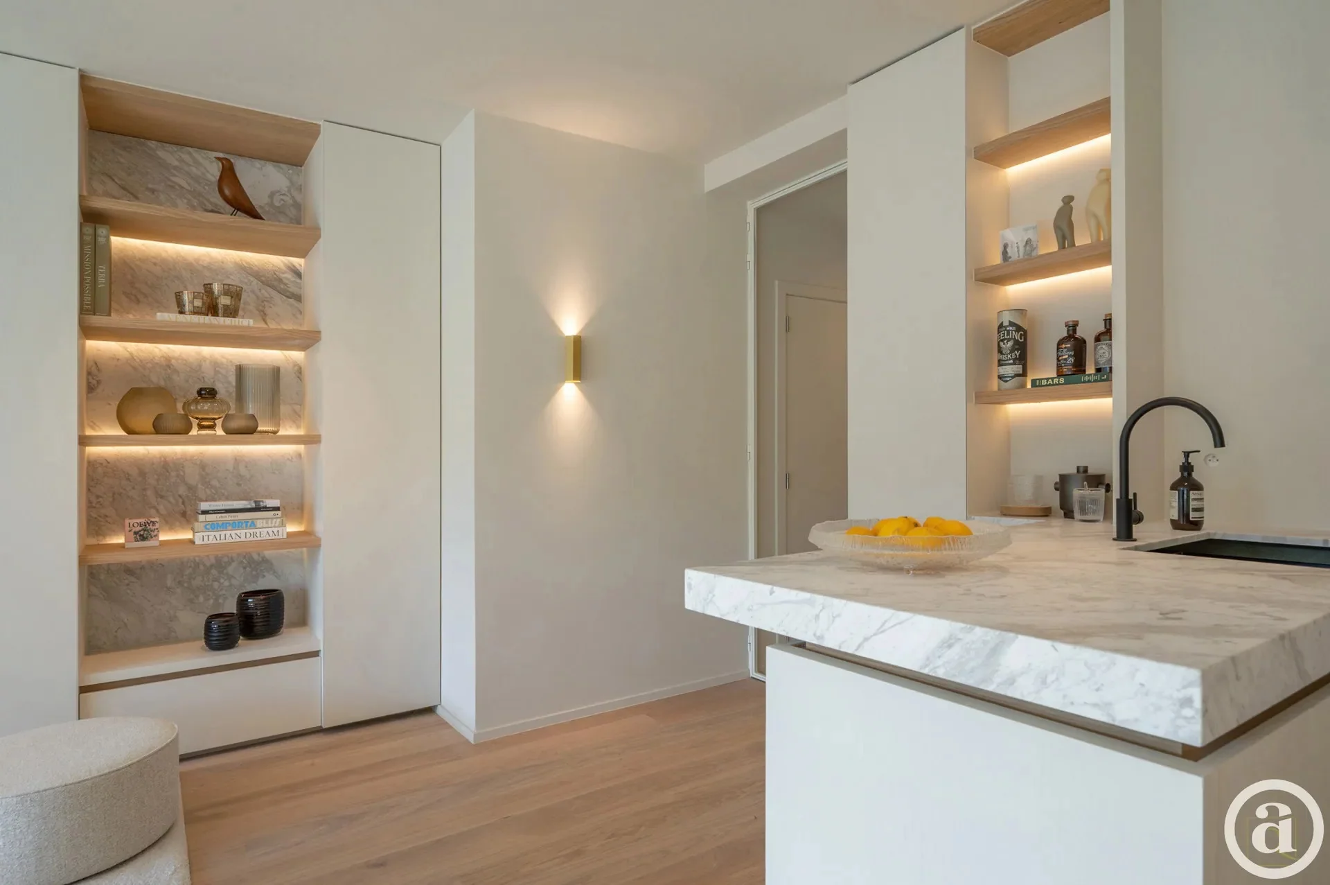 Luxueus gerenoveerd appartement vlakbij de winkels, het strand en de zee.