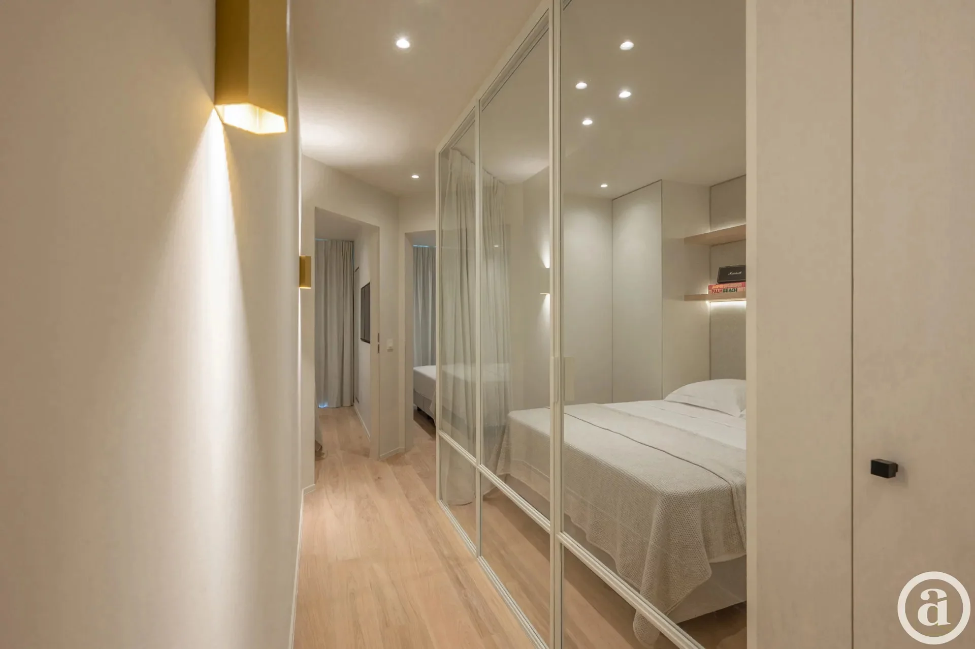 Luxueus gerenoveerd appartement vlakbij de winkels, het strand en de zee.