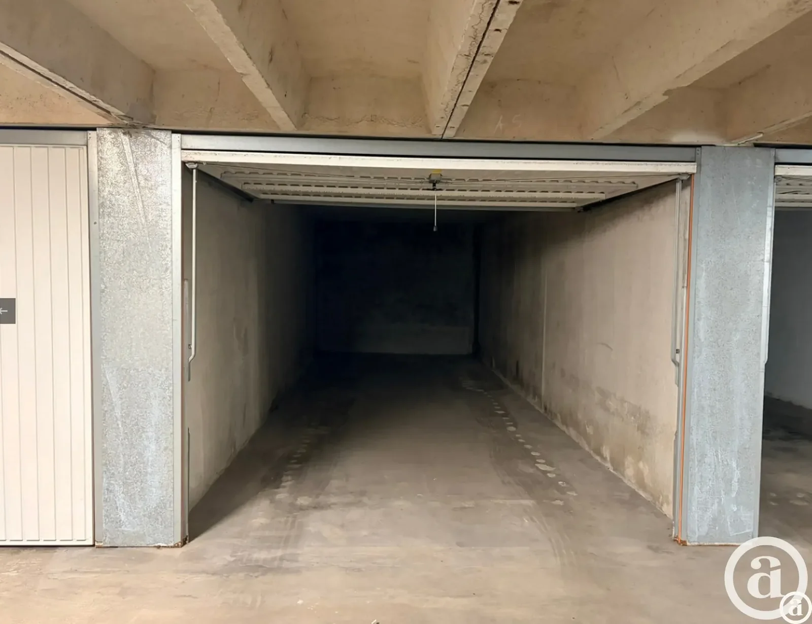 Spacious garage box for sale in Joseph Stübbenpark, Duinbergen
