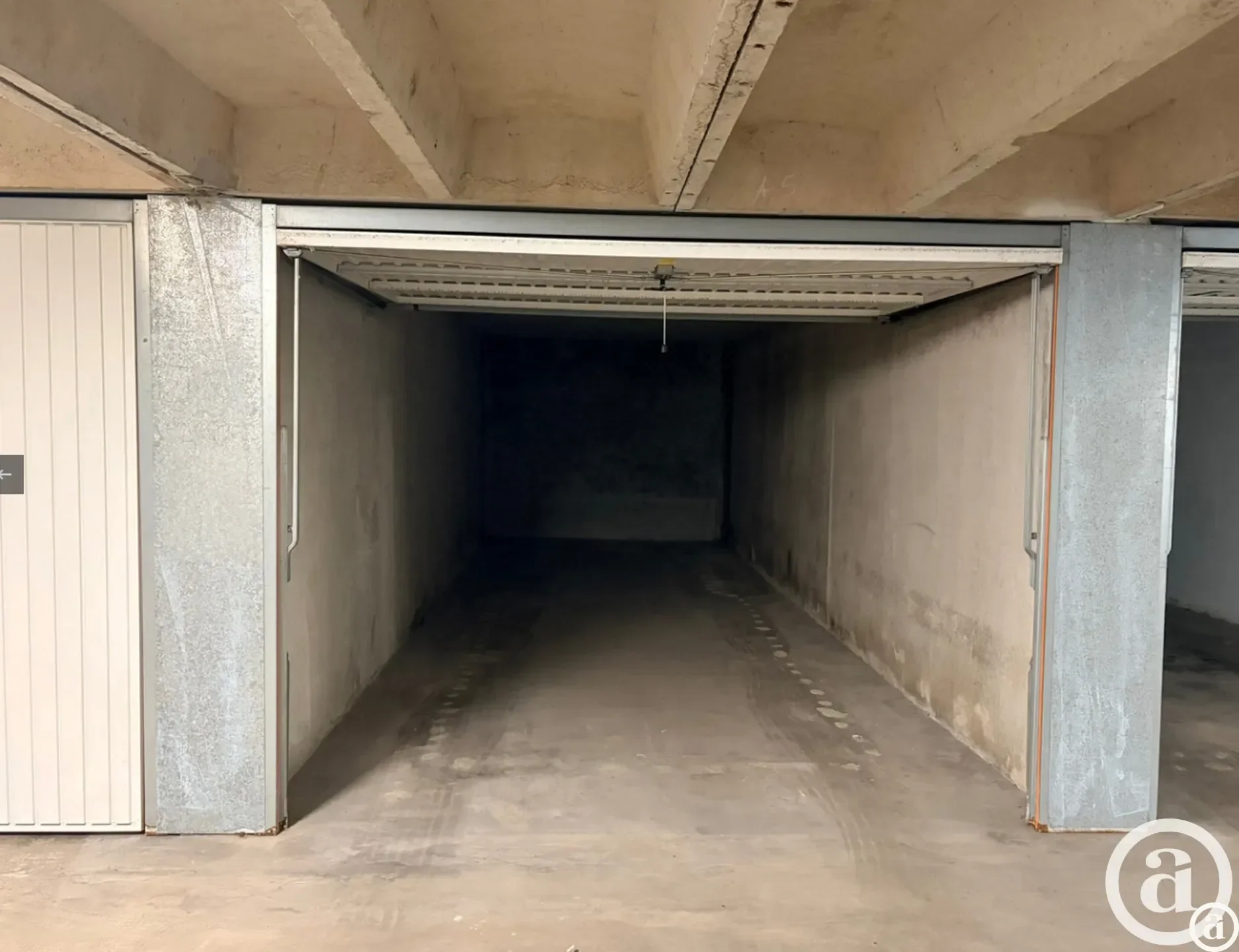 Spacious garage box for sale in Joseph Stübbenpark, Duinbergen