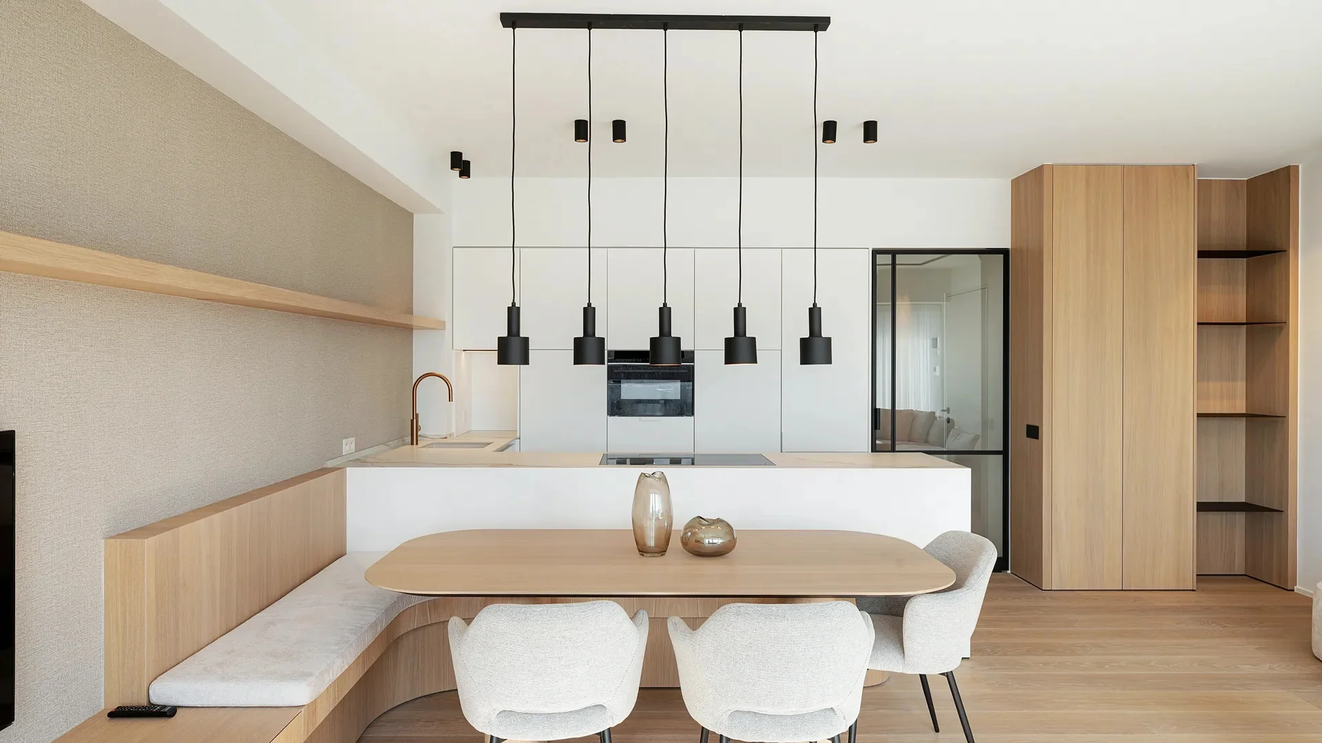 Luxueus appartement met panoramisch zicht in hartje ’t Zoute.
