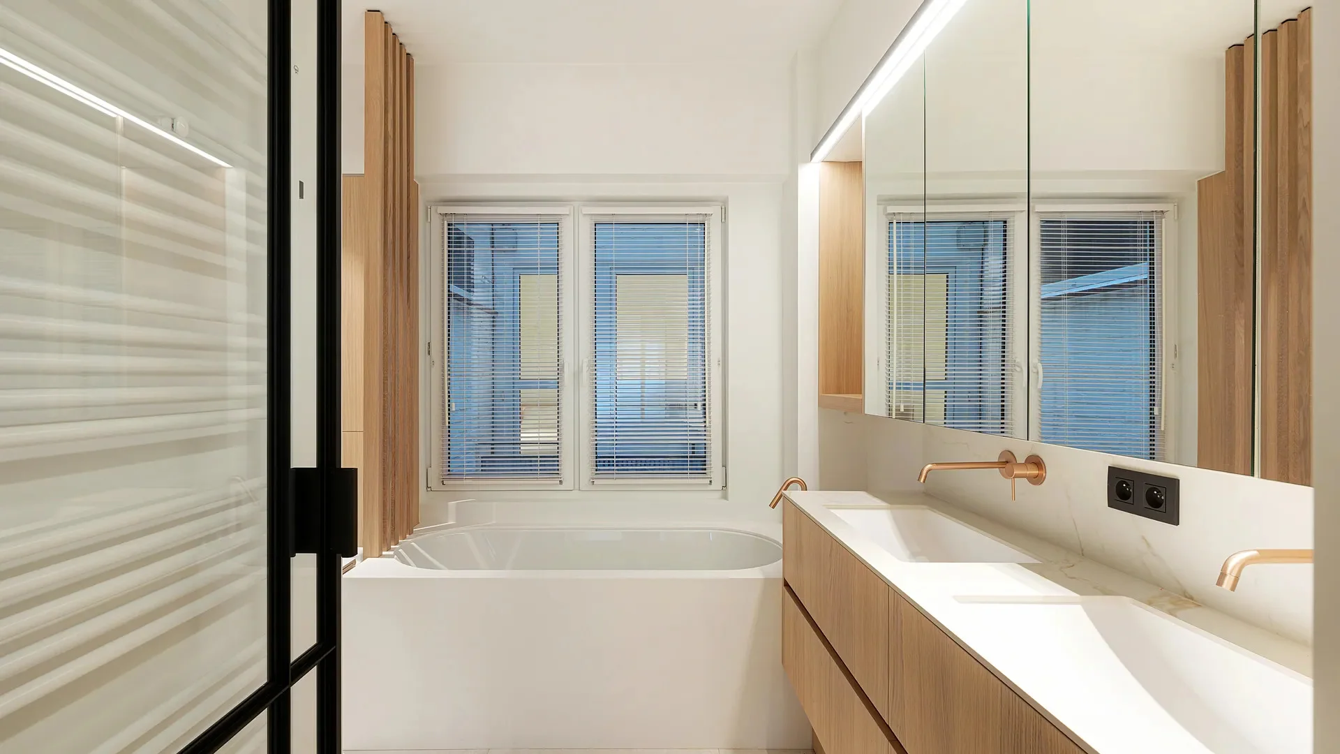 Luxueus appartement met panoramisch zicht in hartje ’t Zoute.
