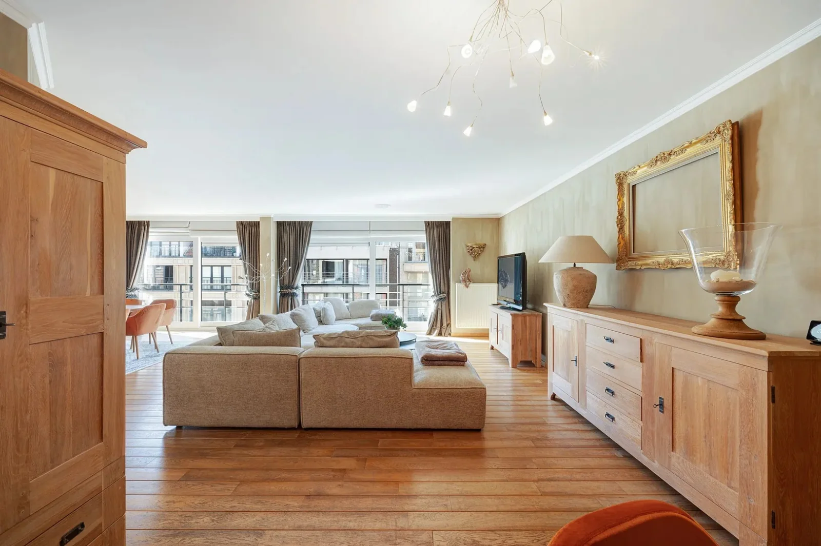 Spacious 152 m² apartment in central Knokke
