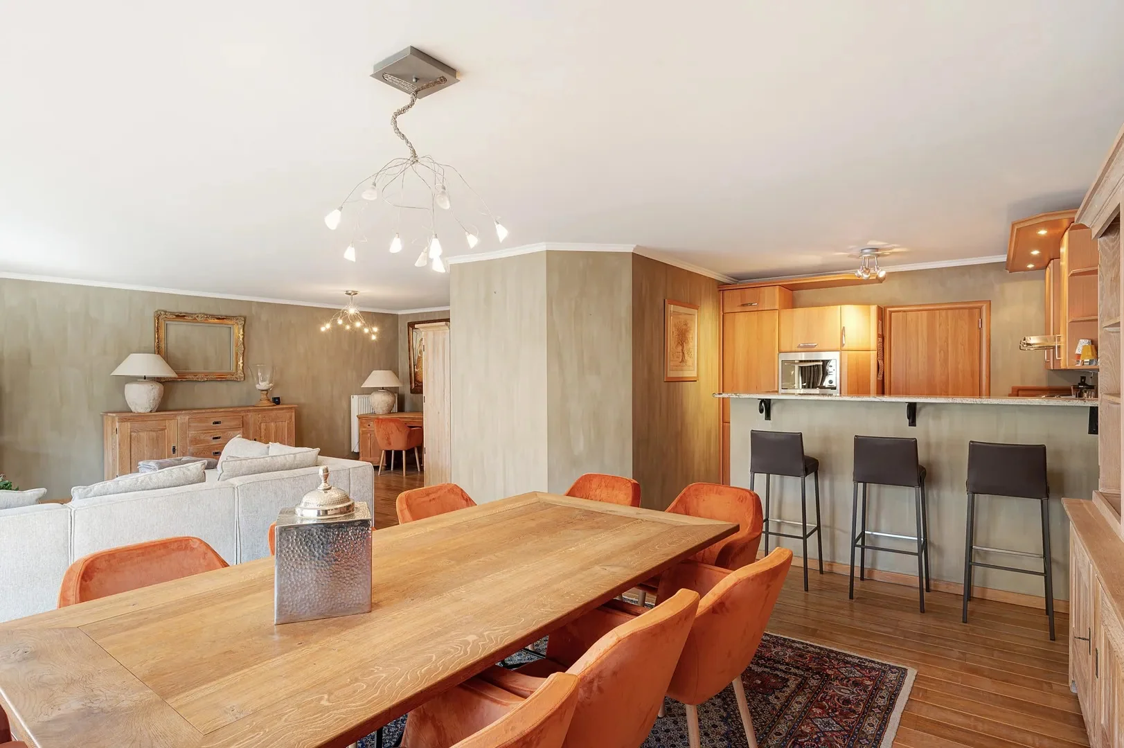 Spacious 152 m² apartment in central Knokke