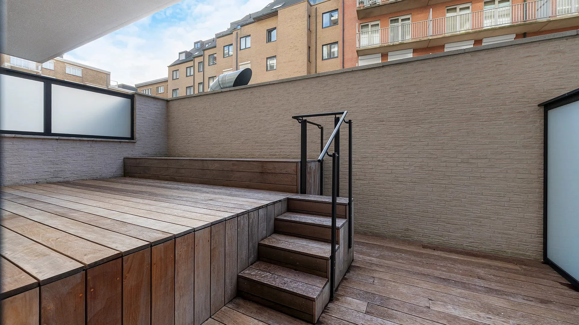 Nieuwbouw appartement met grote terrassen.