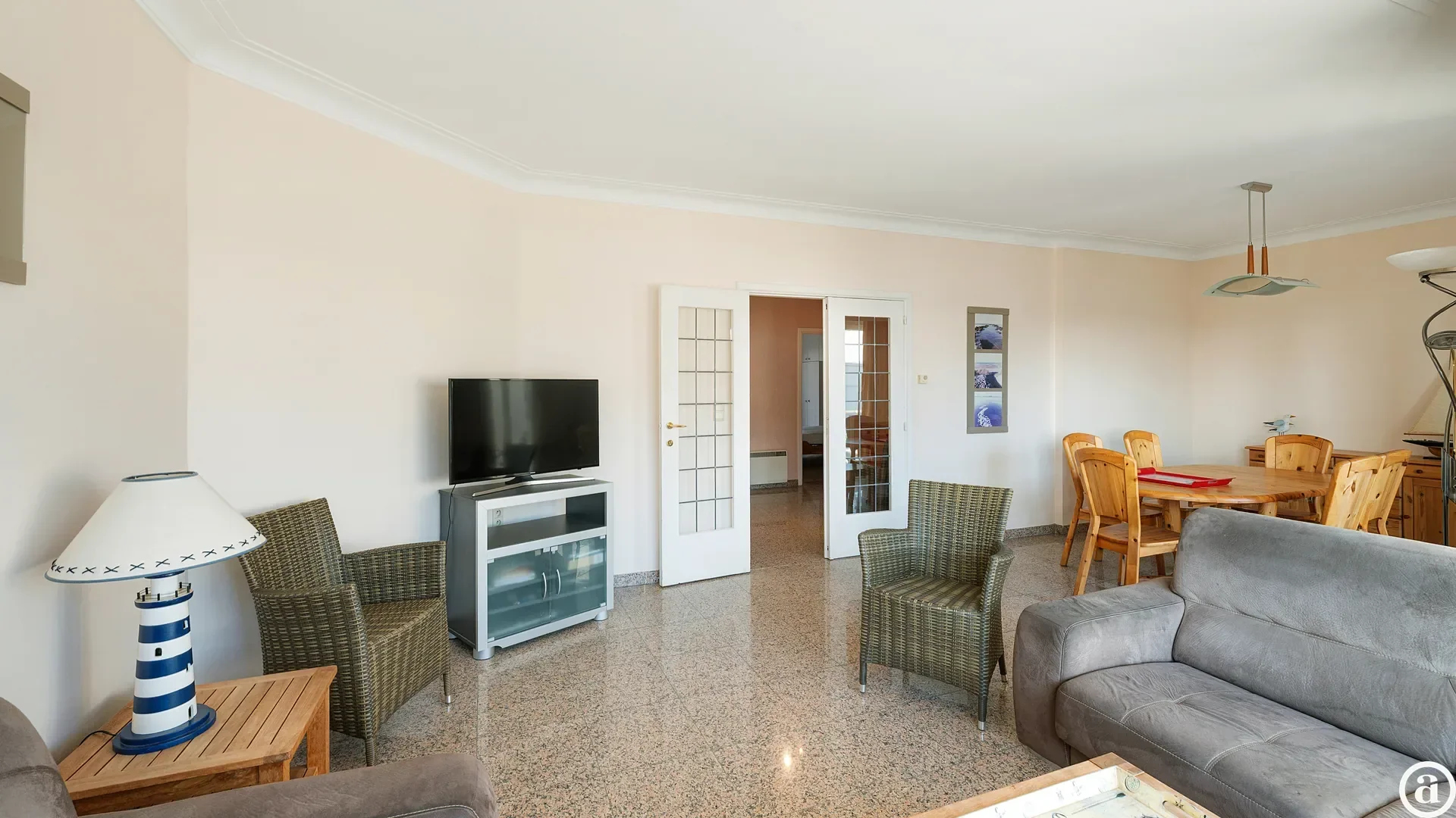 Ruim en breed appartement met zeezicht [Canada Square].
