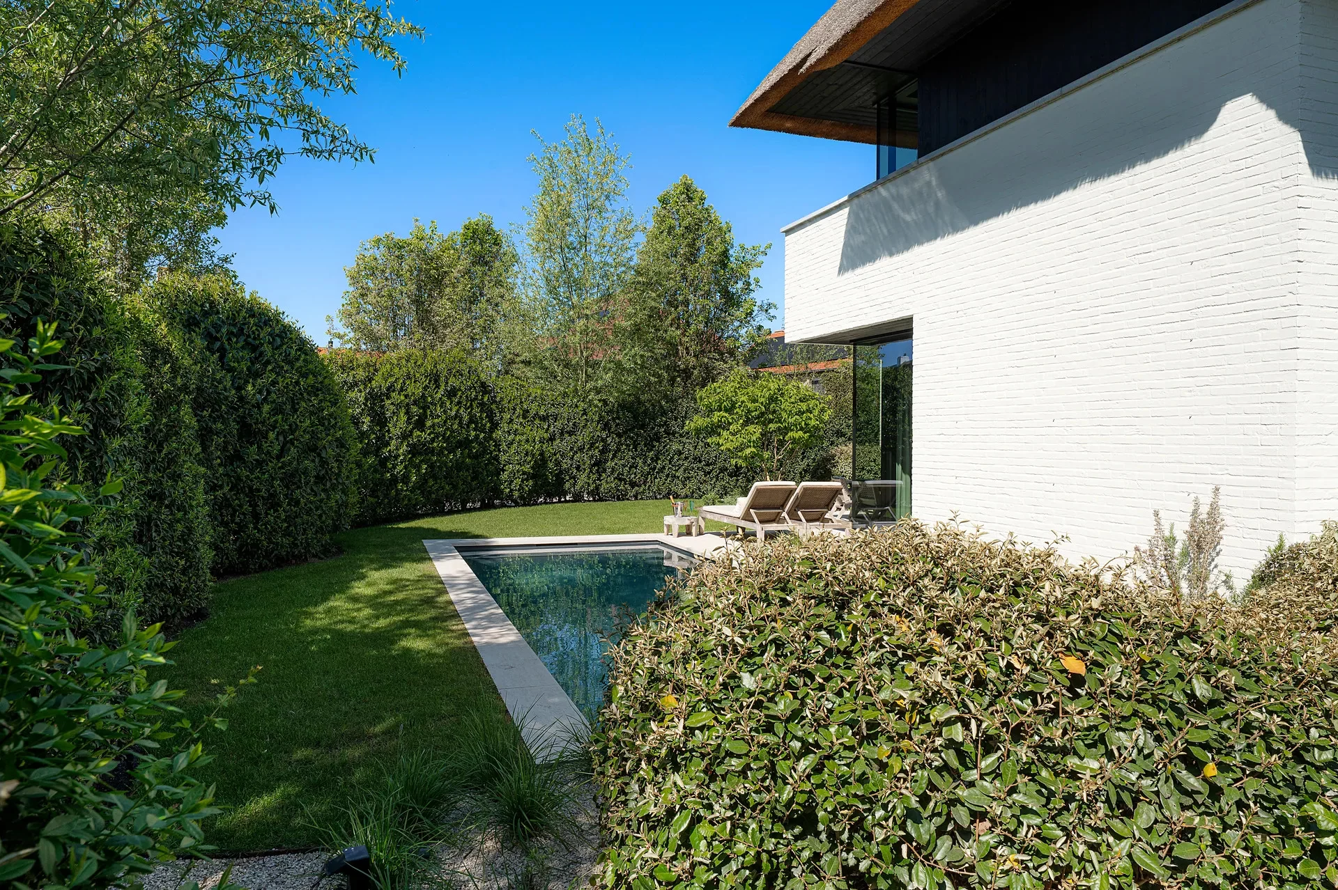 Exclusieve villa met zwembad en prachtige tuin in Knokke.