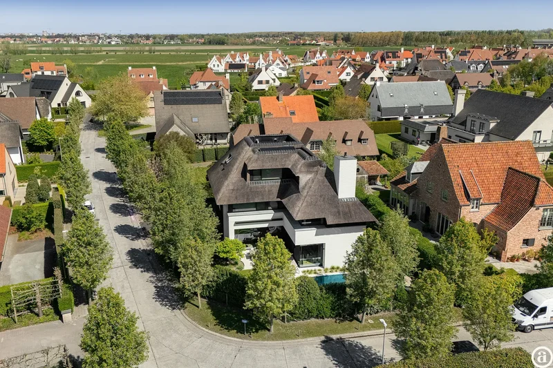 Villa exclusive avec piscine et magnifique jardin à Knokke.