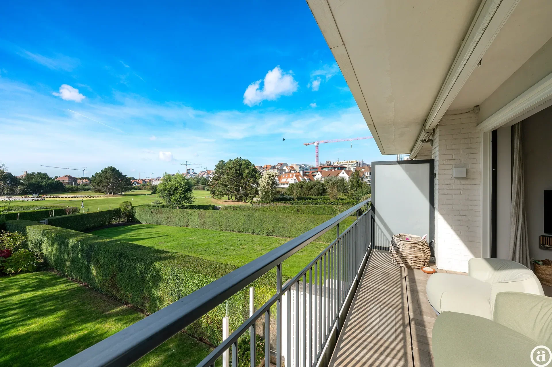 Lumineus appartement met fantastisch open zicht op de Approach Golf in het Zoute.
