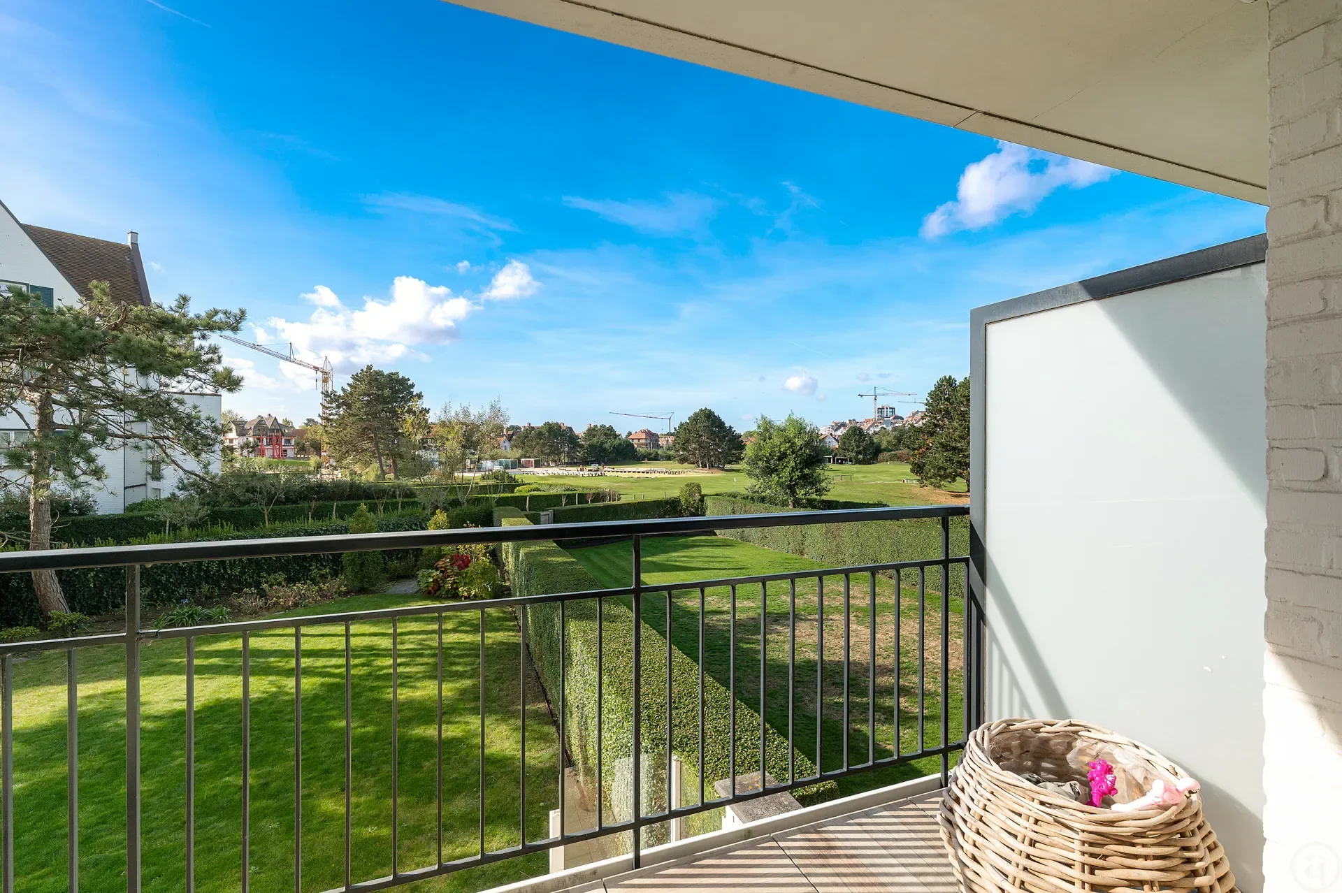Lumineus appartement met fantastisch open zicht op de Approach Golf in het Zoute.