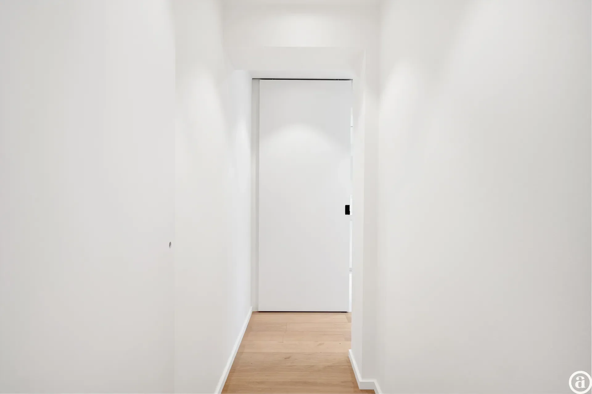 Zonovergoten tuin appartement met groot terras en prachtige tuin gelegen in het exclusieve domein Tennis Gardens.