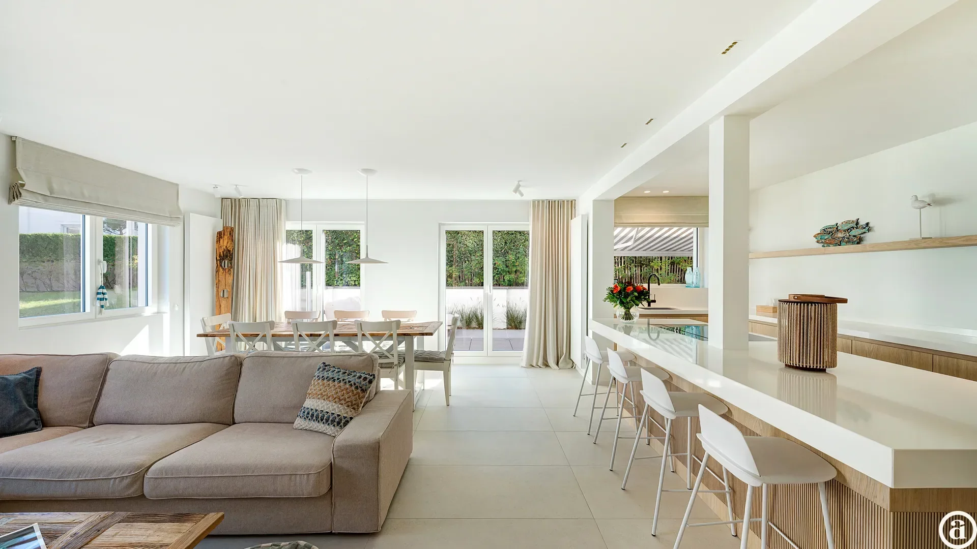 Bel appartement avec jardin et 3 grandes chambres à Duinbergen