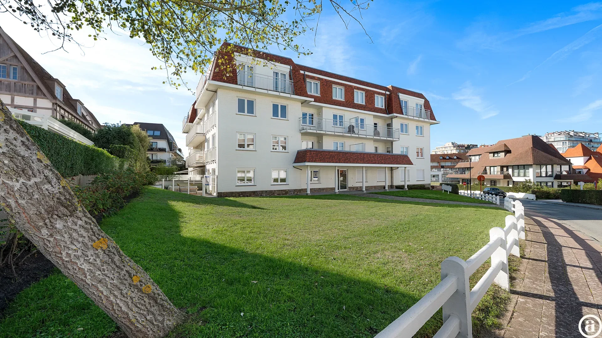 Bel appartement avec jardin et 3 grandes chambres à Duinbergen